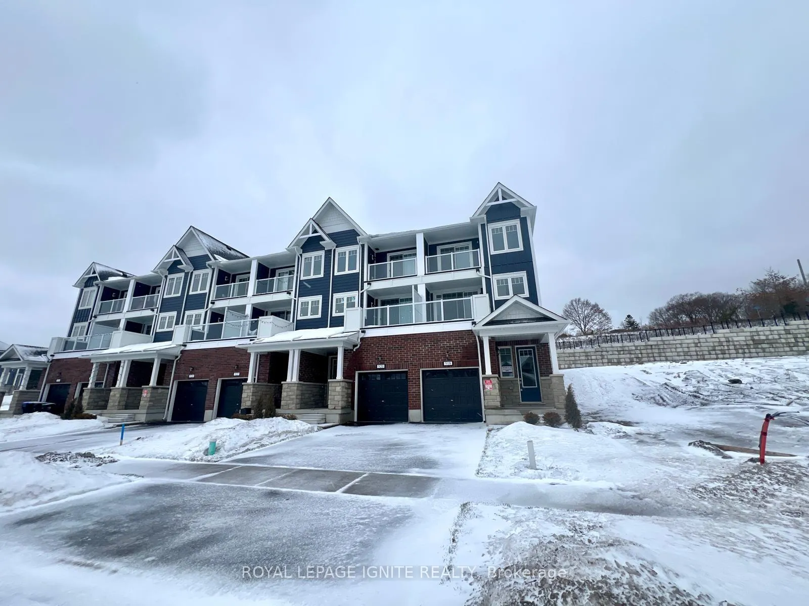 Photo 4 of 518 Hudson Crescent, Midland — HOMEH