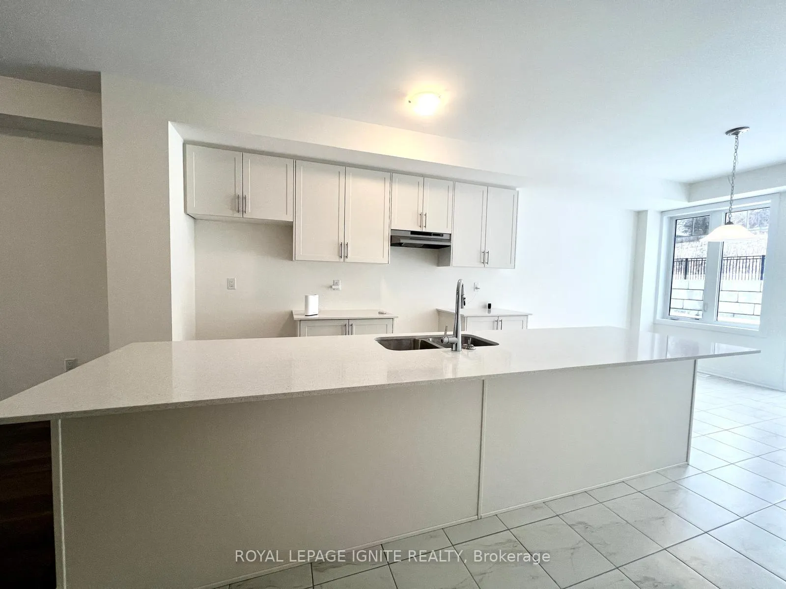Photo 9 of 518 Hudson Crescent, Midland — HOMEH