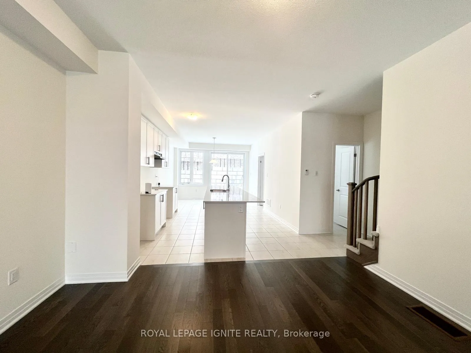 Photo 10 of 518 Hudson Crescent, Midland — HOMEH
