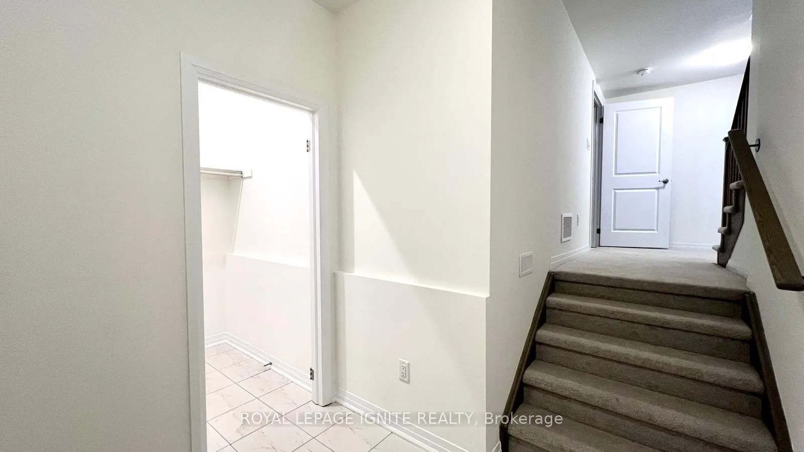 Photo 12 of 518 Hudson Crescent, Midland — HOMEH
