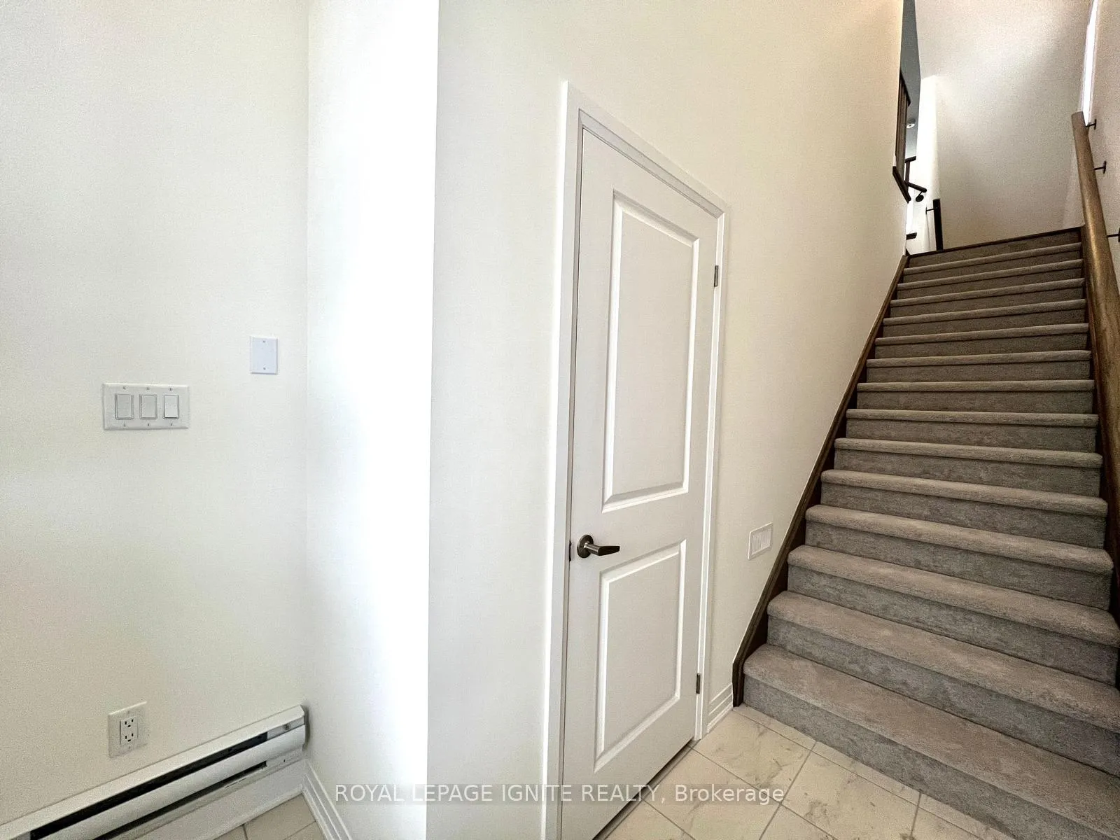 Photo 13 of 518 Hudson Crescent, Midland — HOMEH