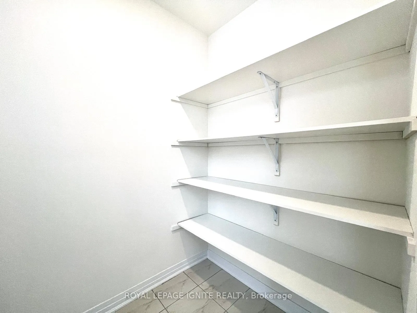 Photo 30 of 518 Hudson Crescent, Midland — HOMEH
