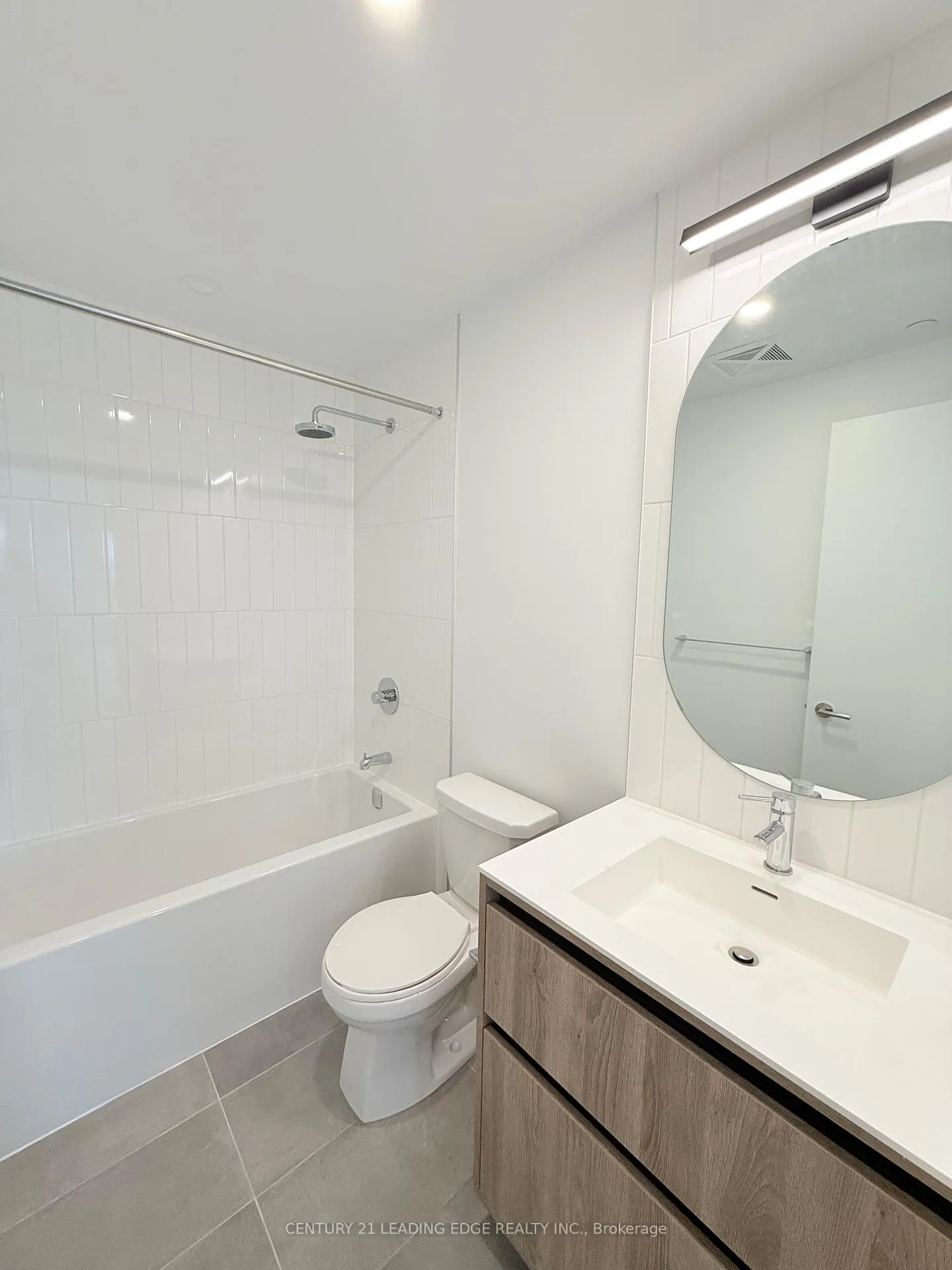 Photo 11 of Unit 909, 8 Beverley Glen Boulevard, Vaughan, Beverley Glen — HOMEH