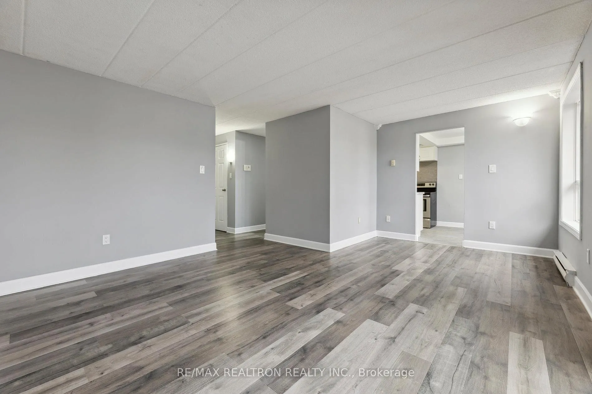 Photo 5 of Unit 70, 53 Taunton Road E, Oshawa, Centennial — HOMEH
