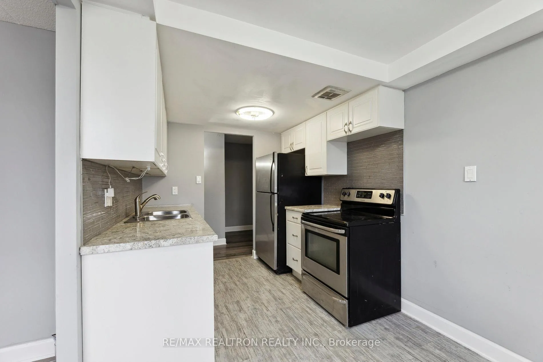 Photo 8 of Unit 70, 53 Taunton Road E, Oshawa, Centennial — HOMEH