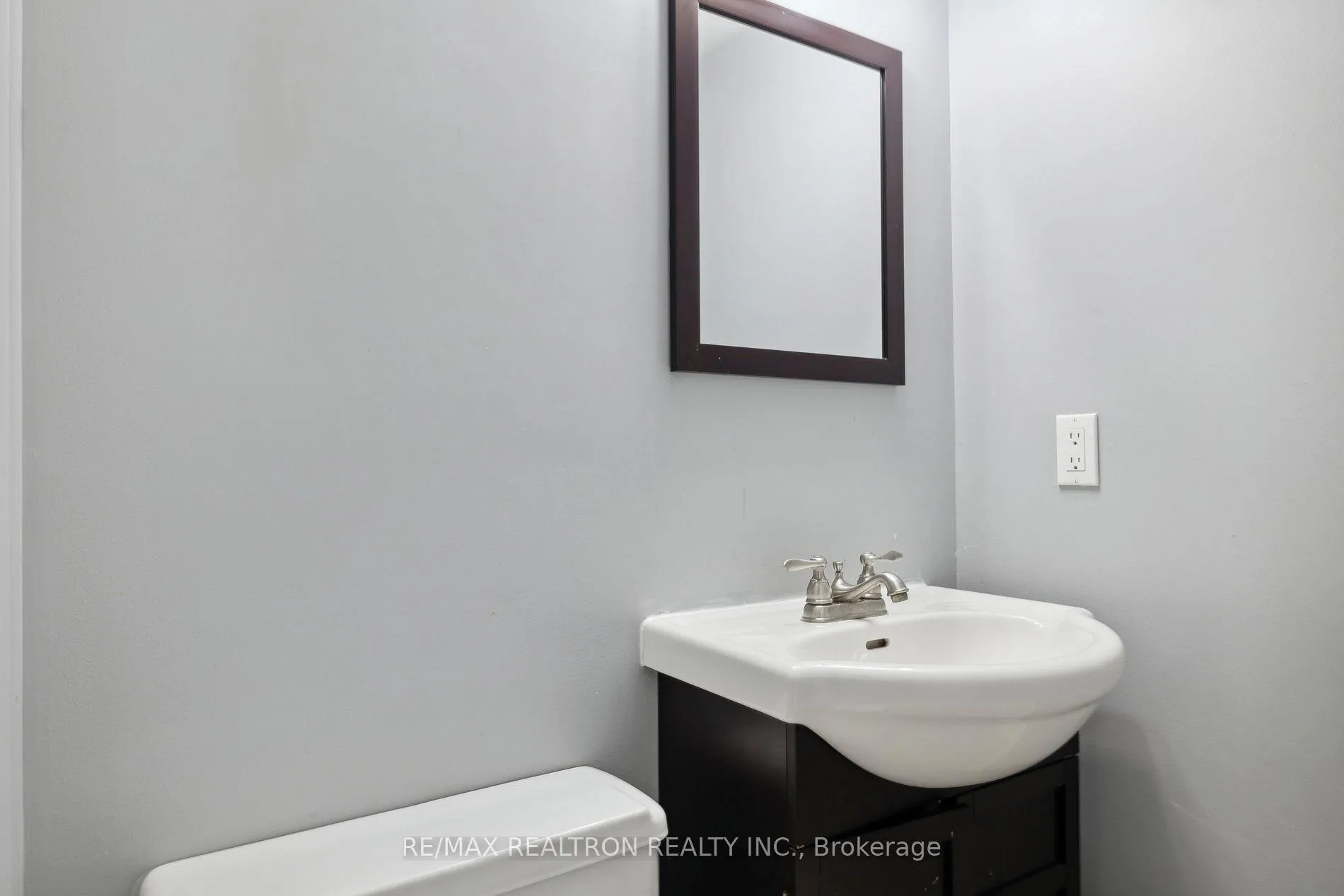 Photo 11 of Unit 70, 53 Taunton Road E, Oshawa, Centennial — HOMEH