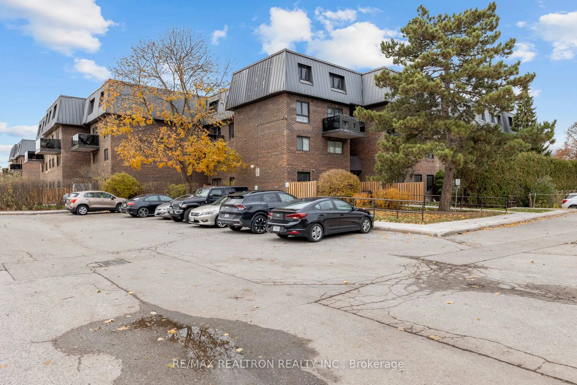 Photo 23 of Unit 70, 53 Taunton Road E, Oshawa, Centennial — HOMEH