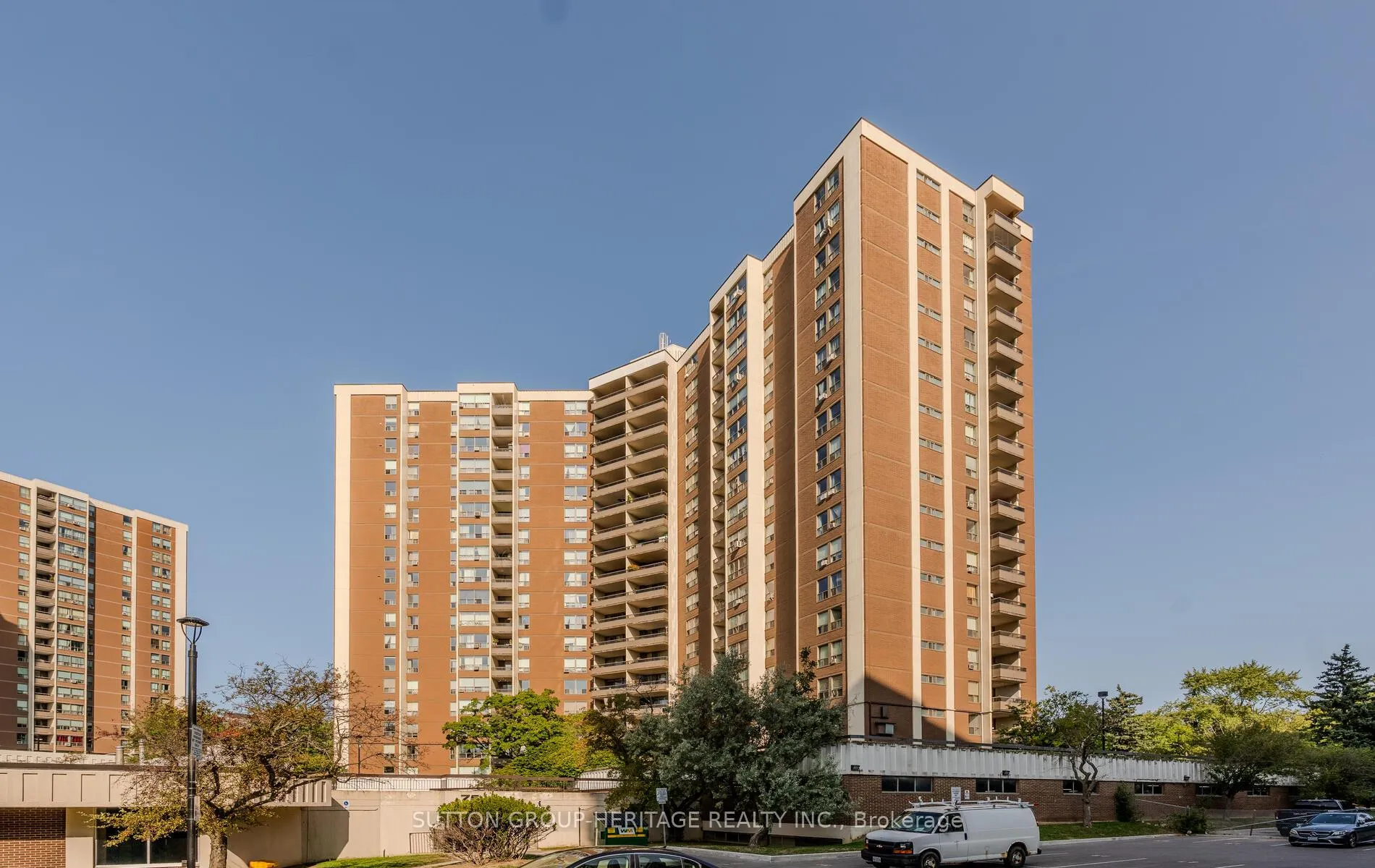 Photo 1 of Unit 1008, 5 Vicora Linkway Way, Toronto, Flemingdon Park — HOMEH