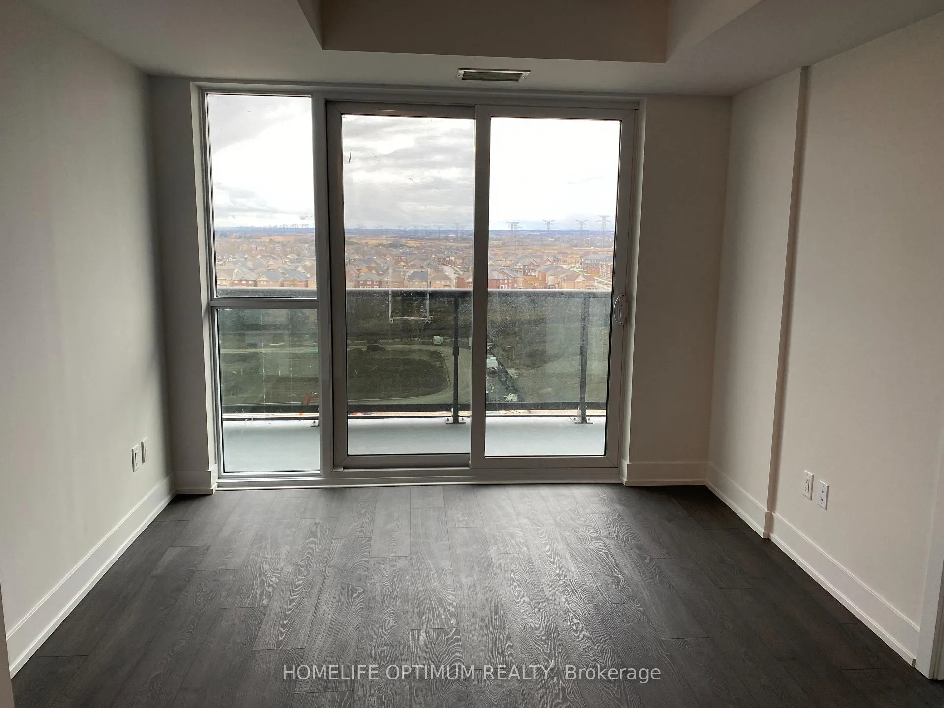 Photo 2 of Unit 1005, 2550 Simcoe Street N, Oshawa, Windfields — HOMEH