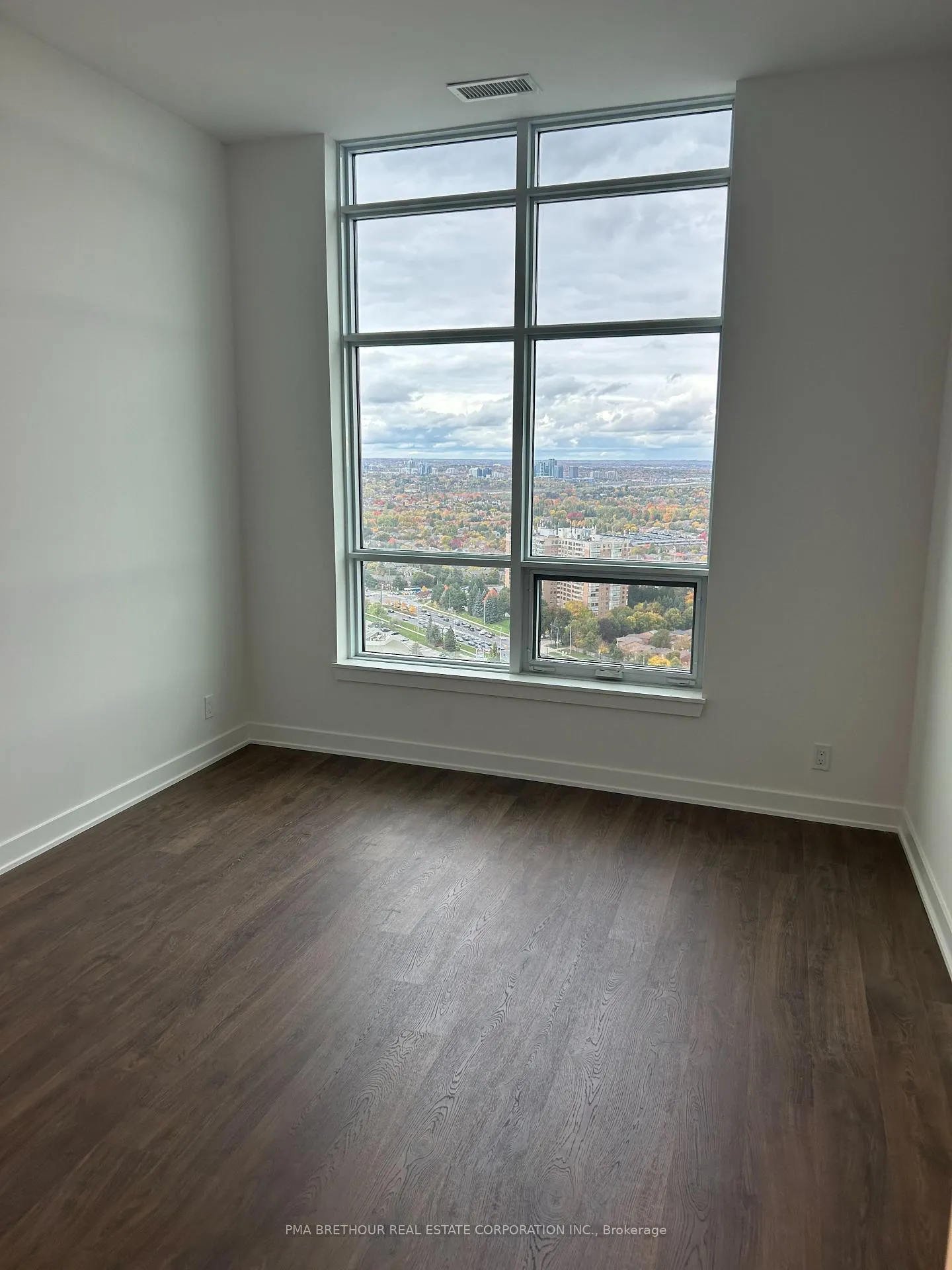 Photo 6 of Unit B-PH09, 50 Upper Mall Way, Vaughan, Brownridge — HOMEH