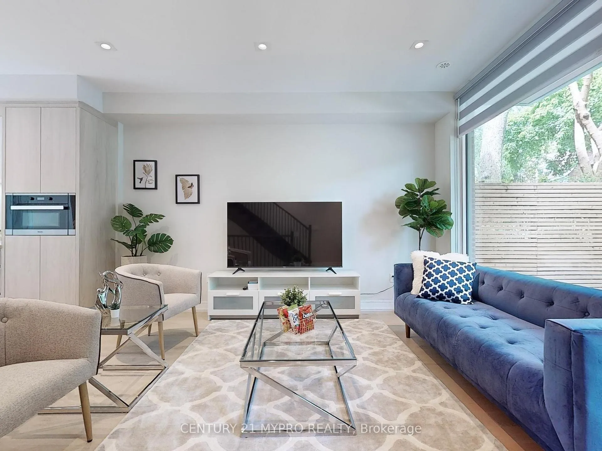 Photo 2 of 31A Dundonald Street, Toronto, Church-Yonge Corridor — HOMEH
