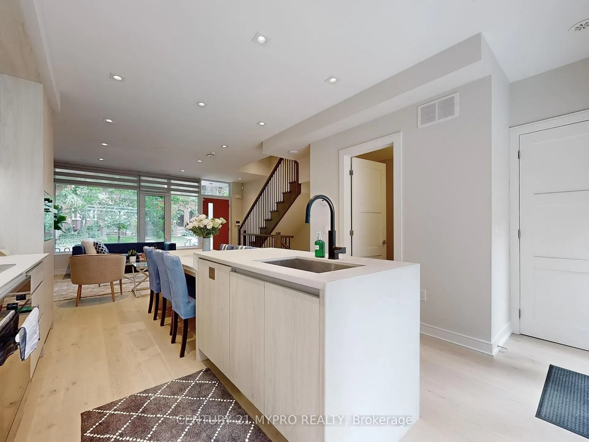 Photo 10 of 31A Dundonald Street, Toronto, Church-Yonge Corridor — HOMEH
