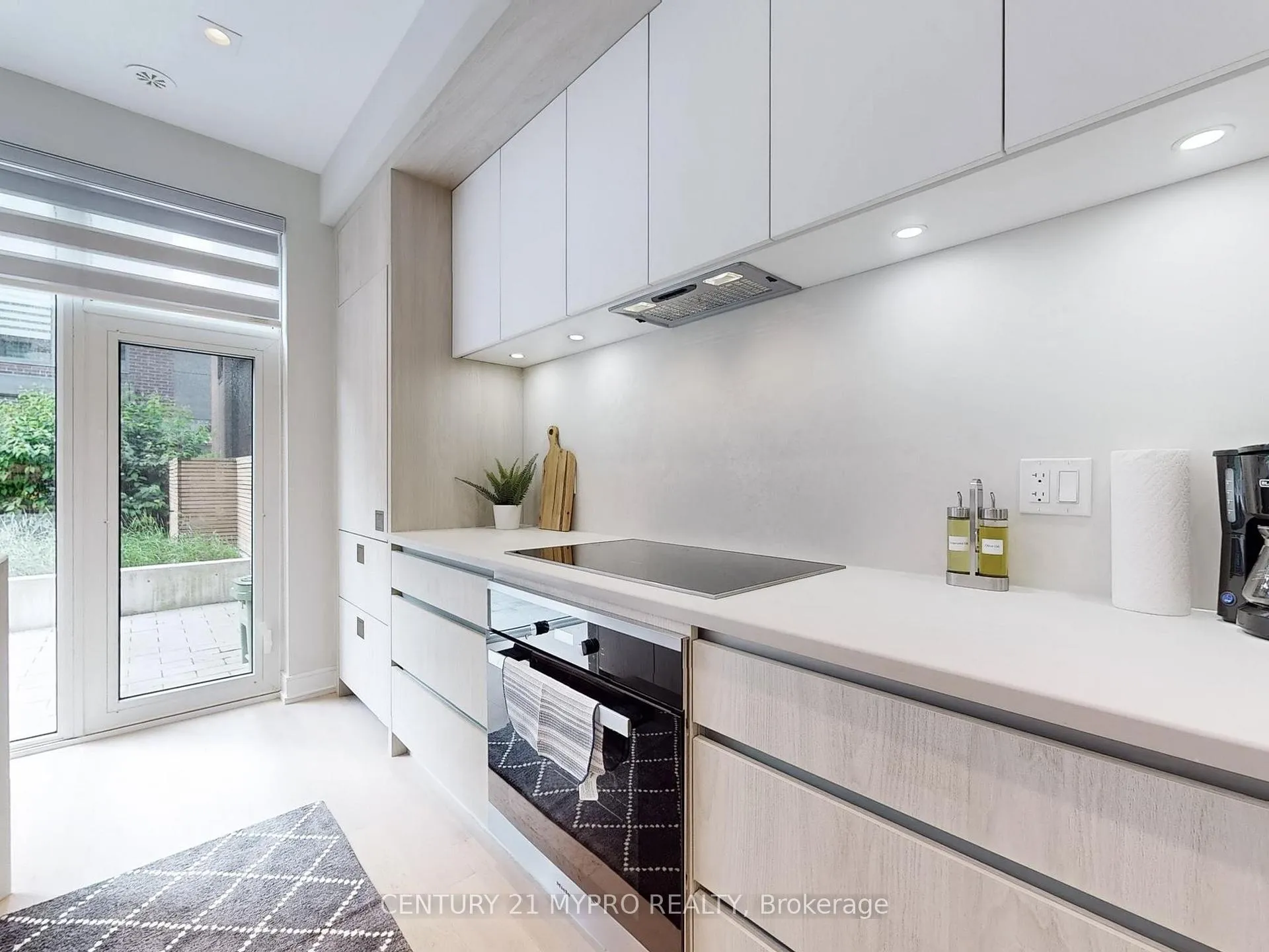 Photo 12 of 31A Dundonald Street, Toronto, Church-Yonge Corridor — HOMEH
