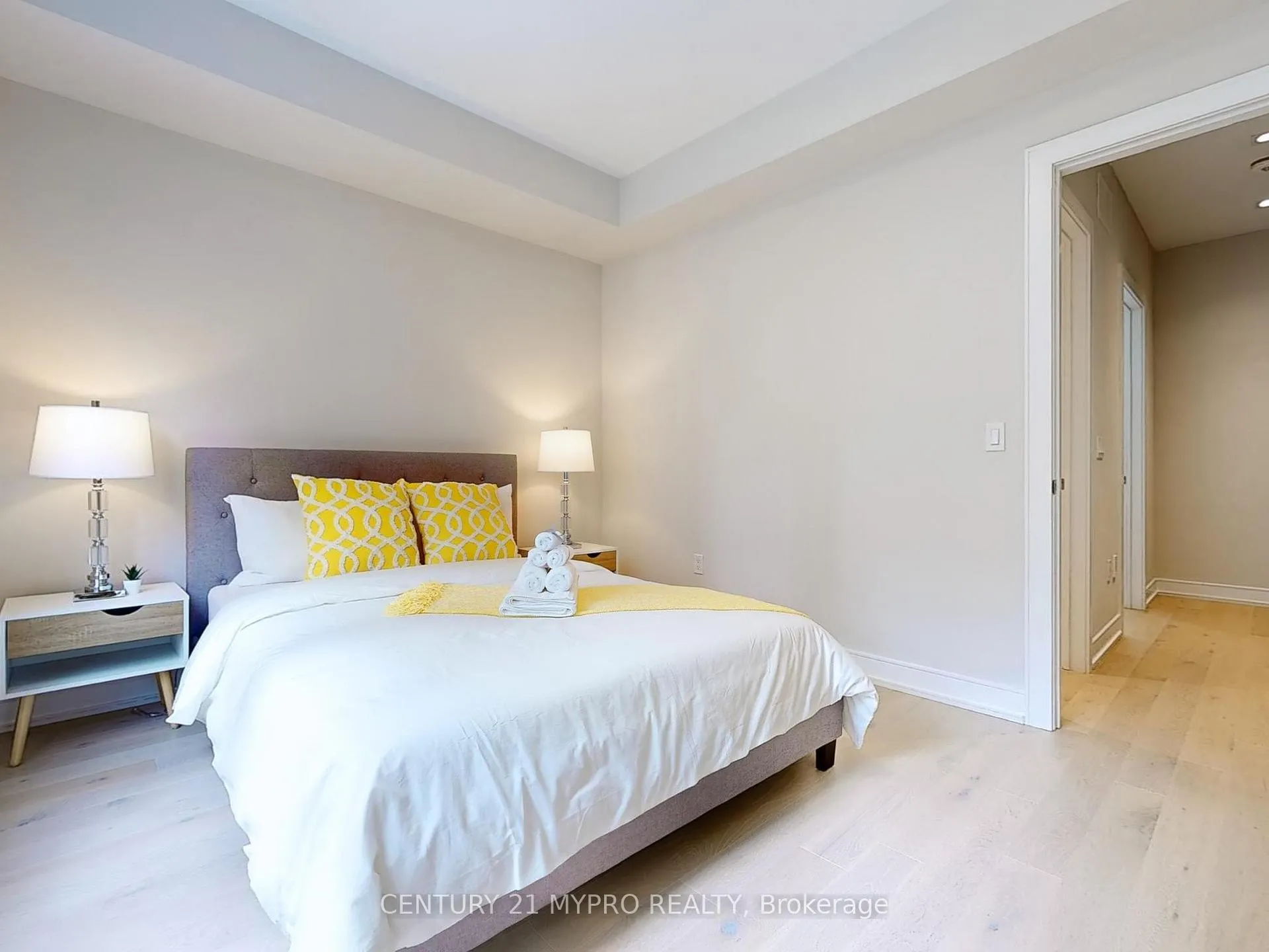 Photo 21 of 31A Dundonald Street, Toronto, Church-Yonge Corridor — HOMEH
