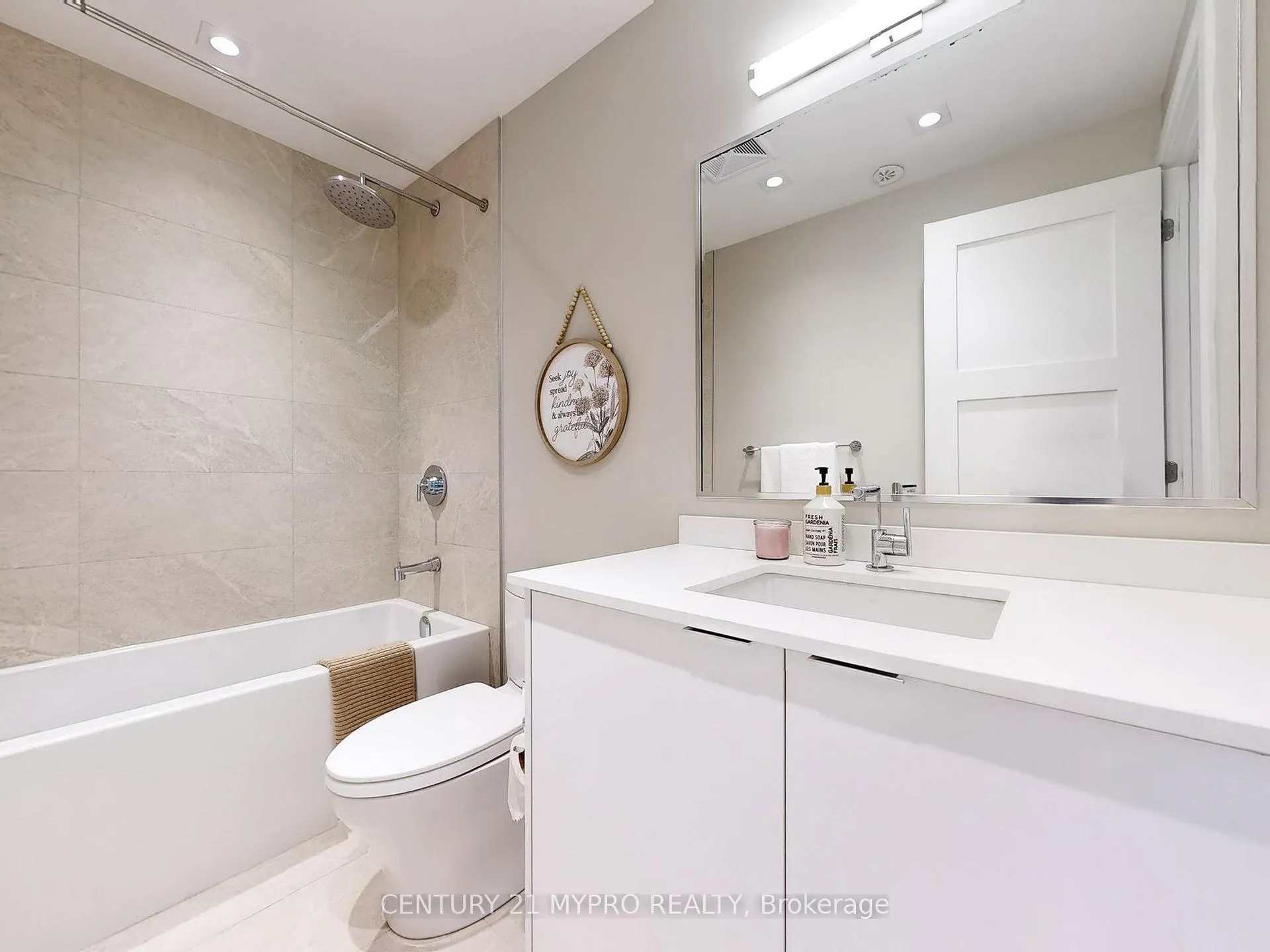 Photo 27 of 31A Dundonald Street, Toronto, Church-Yonge Corridor — HOMEH