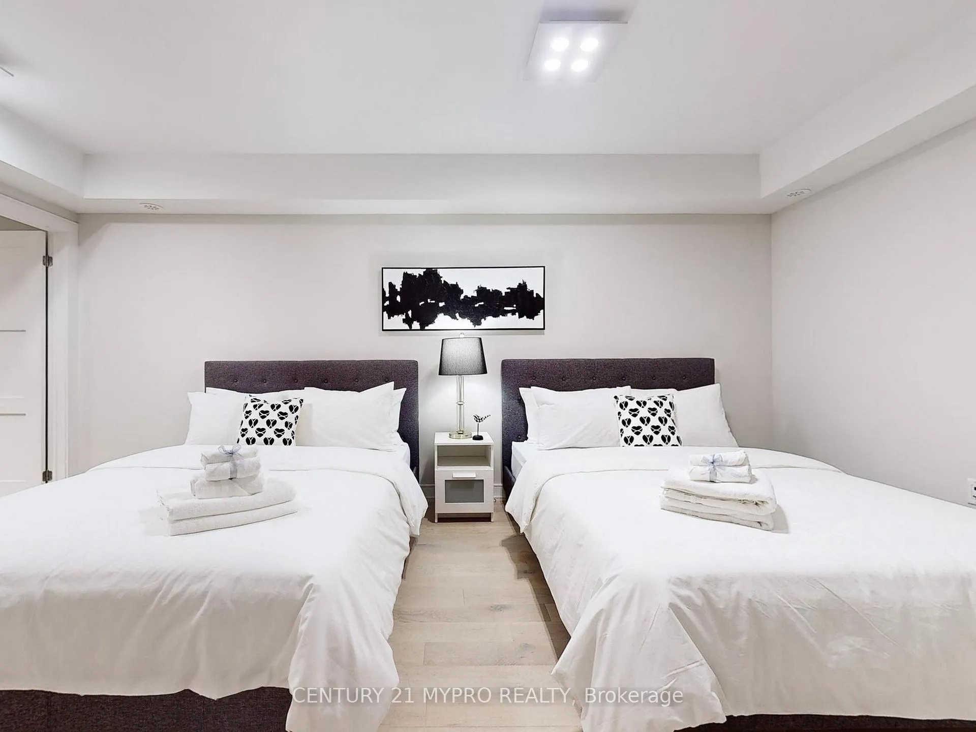 Photo 39 of 31A Dundonald Street, Toronto, Church-Yonge Corridor — HOMEH