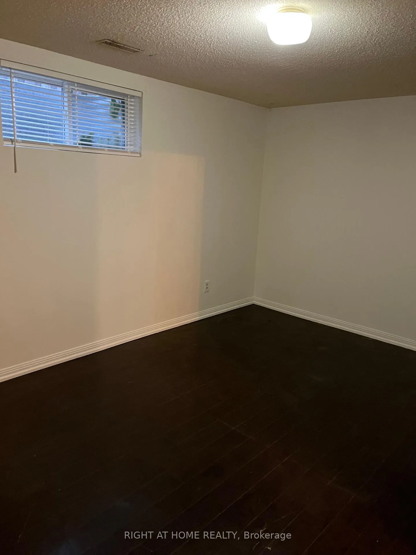 Photo 2 of Unit Lower Level Bsment, 26 Panorama Crescent, Brampton, Northgate — HOMEH