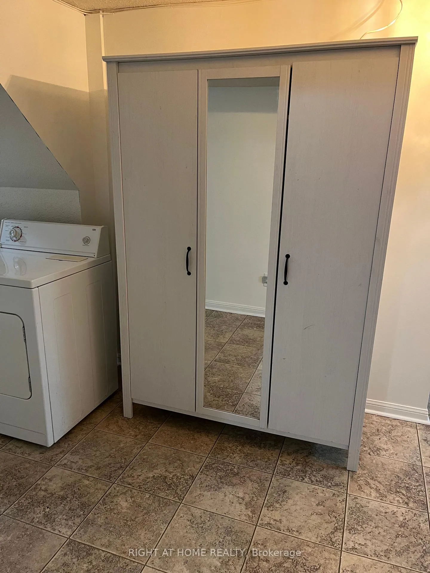 Photo 10 of Unit Lower Level Bsment, 26 Panorama Crescent, Brampton, Northgate — HOMEH