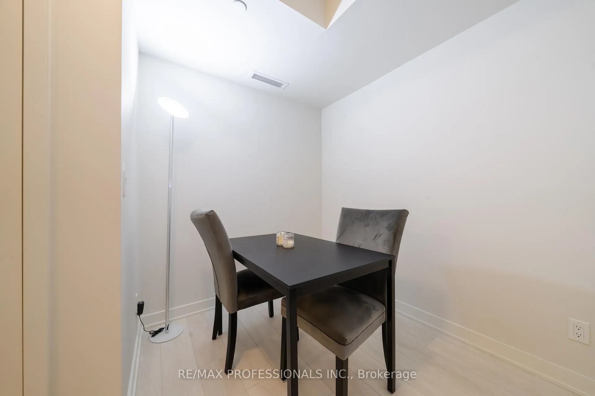Photo 5 of Unit 801, 6 Sonic Way, Toronto, Flemingdon Park — HOMEH