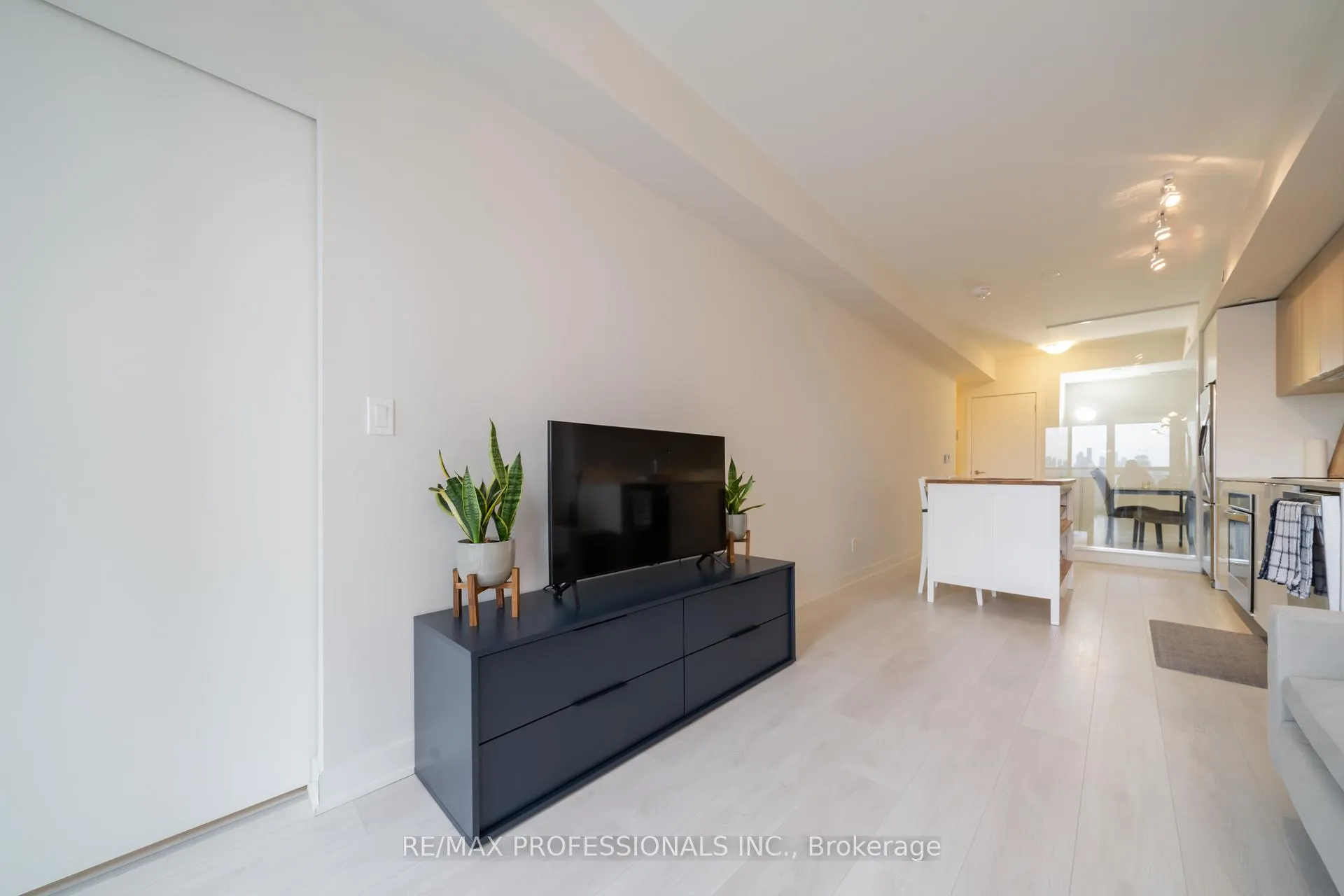 Photo 15 of Unit 801, 6 Sonic Way, Toronto, Flemingdon Park — HOMEH