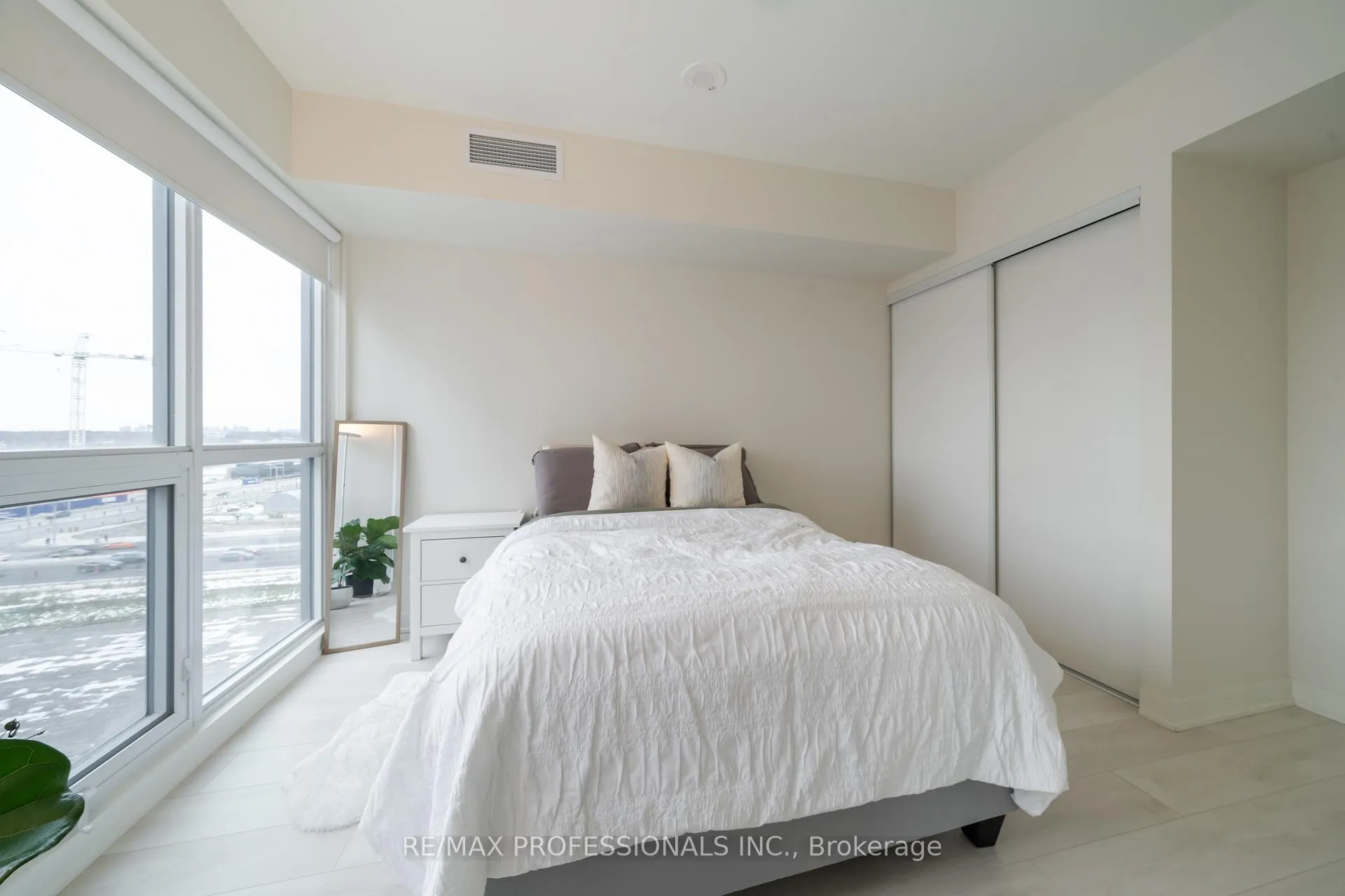 Photo 16 of Unit 801, 6 Sonic Way, Toronto, Flemingdon Park — HOMEH