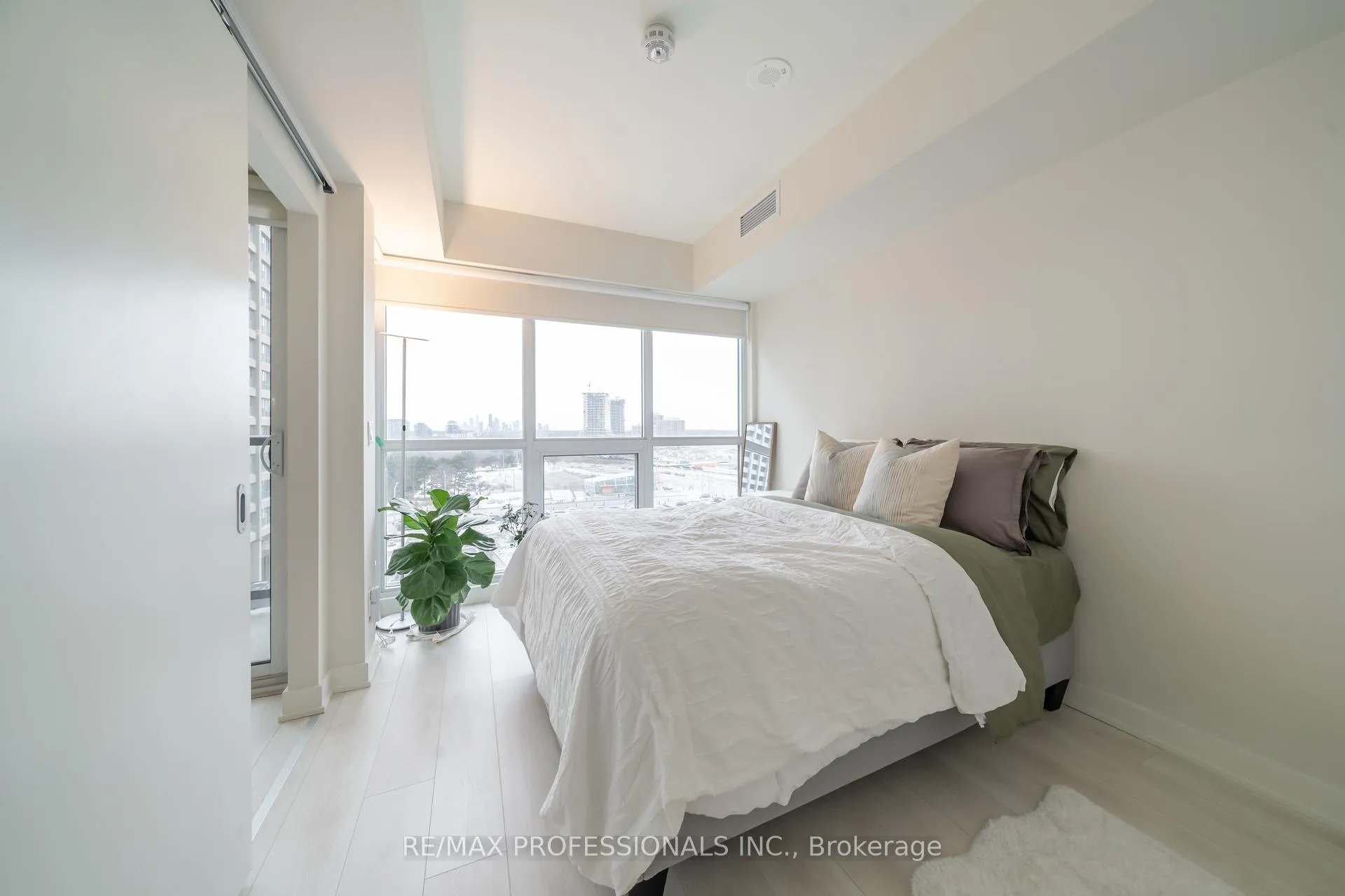 Photo 17 of Unit 801, 6 Sonic Way, Toronto, Flemingdon Park — HOMEH