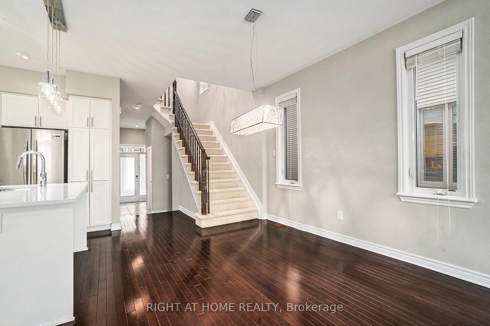 Photo 9 of 118 Mattingly Way, Ottawa, Riverside South/Gloucester Glen — HOMEH