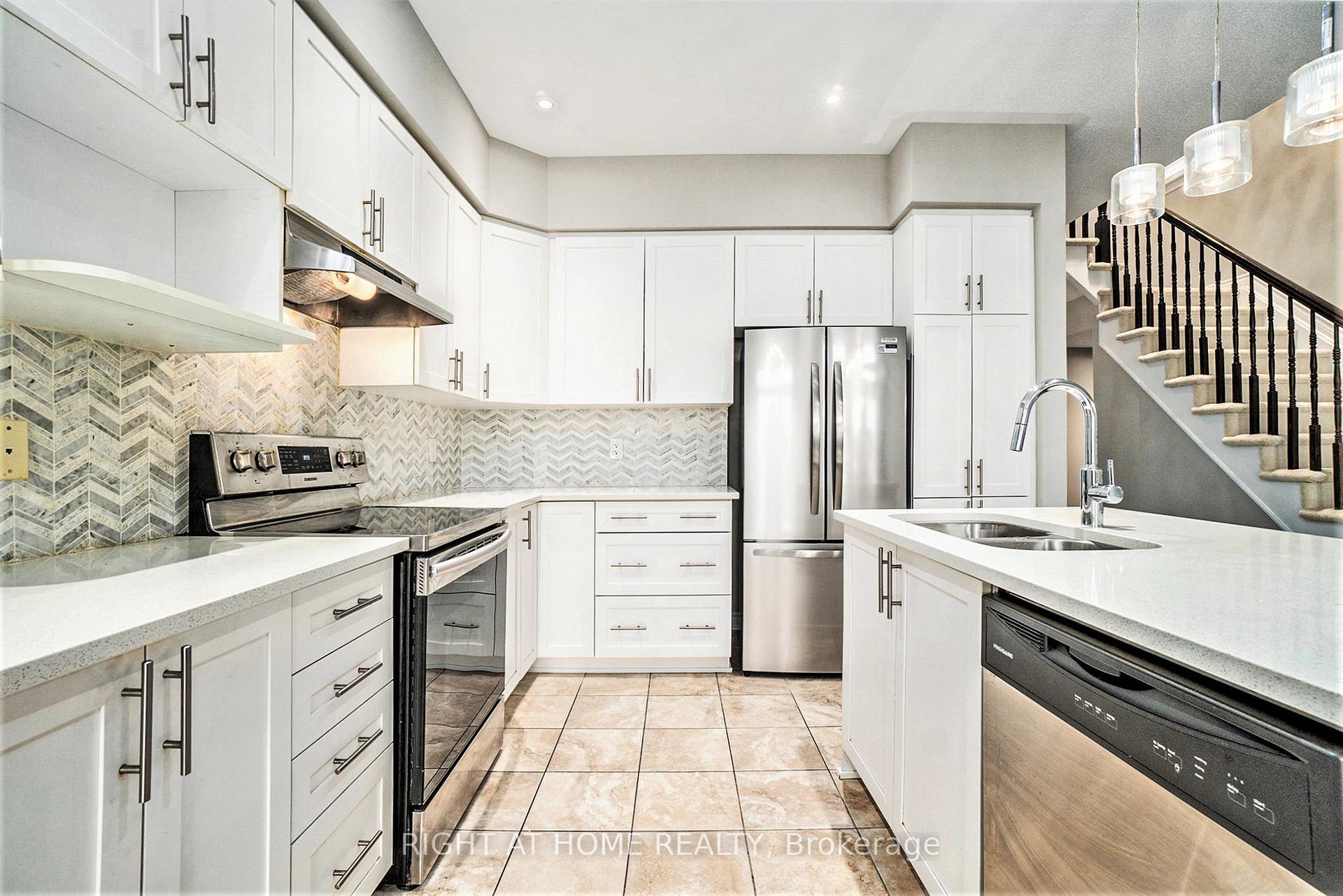 Photo 16 of 118 Mattingly Way, Ottawa, Riverside South/Gloucester Glen — HOMEH
