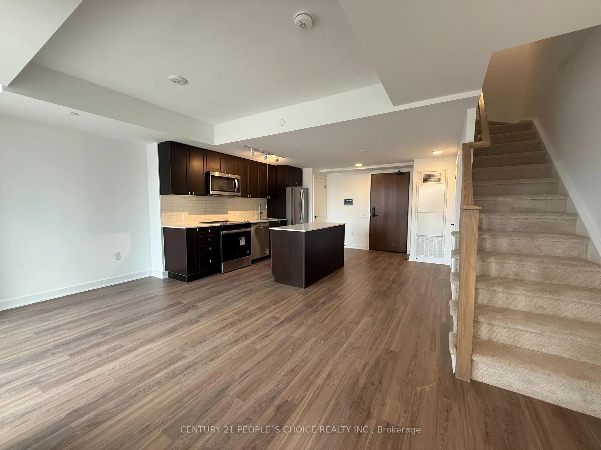 Photo 8 of Unit 106, 2782 Barton Street E, Hamilton, Riverdale — HOMEH
