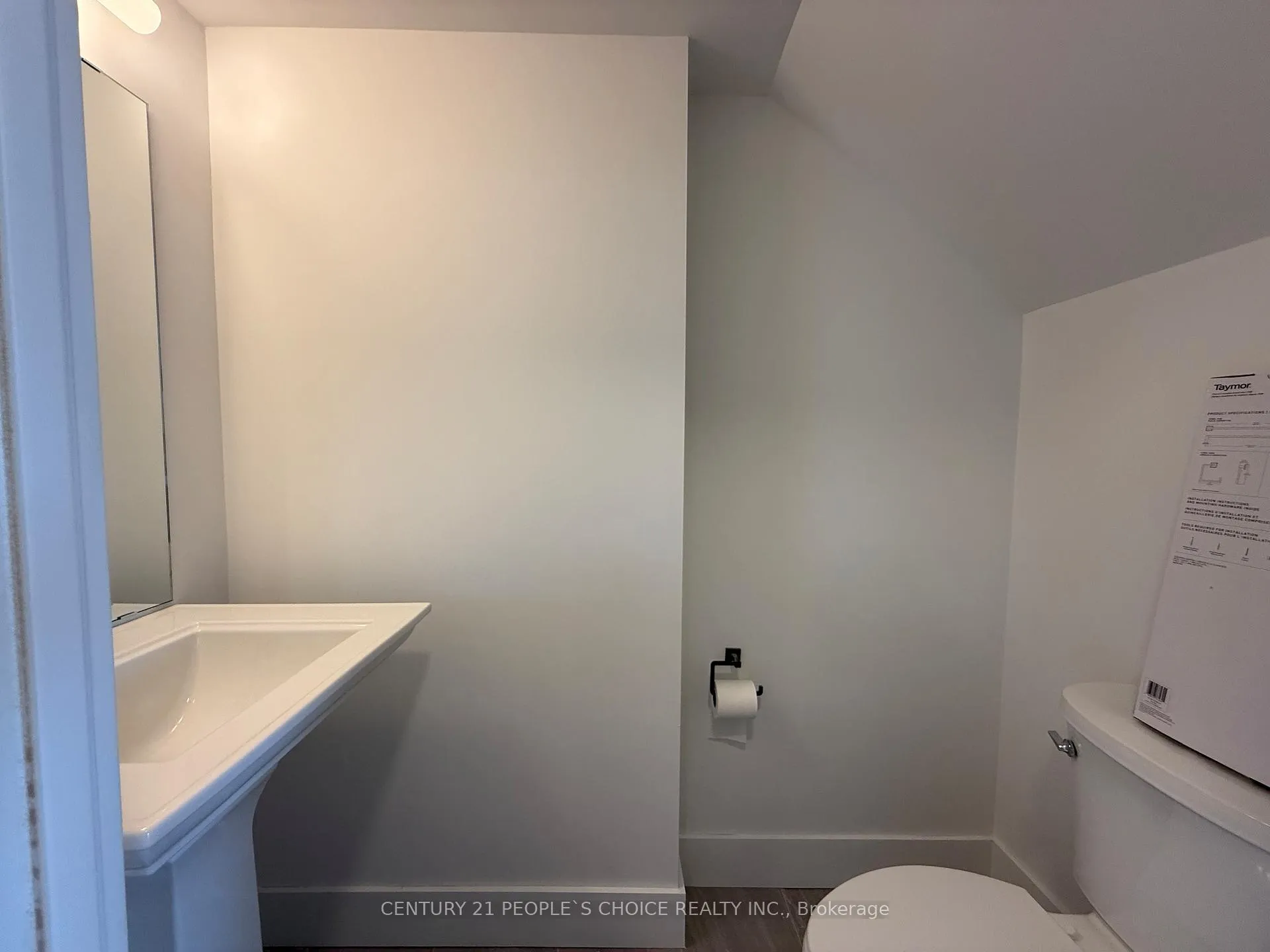 Photo 9 of Unit 106, 2782 Barton Street E, Hamilton, Riverdale — HOMEH