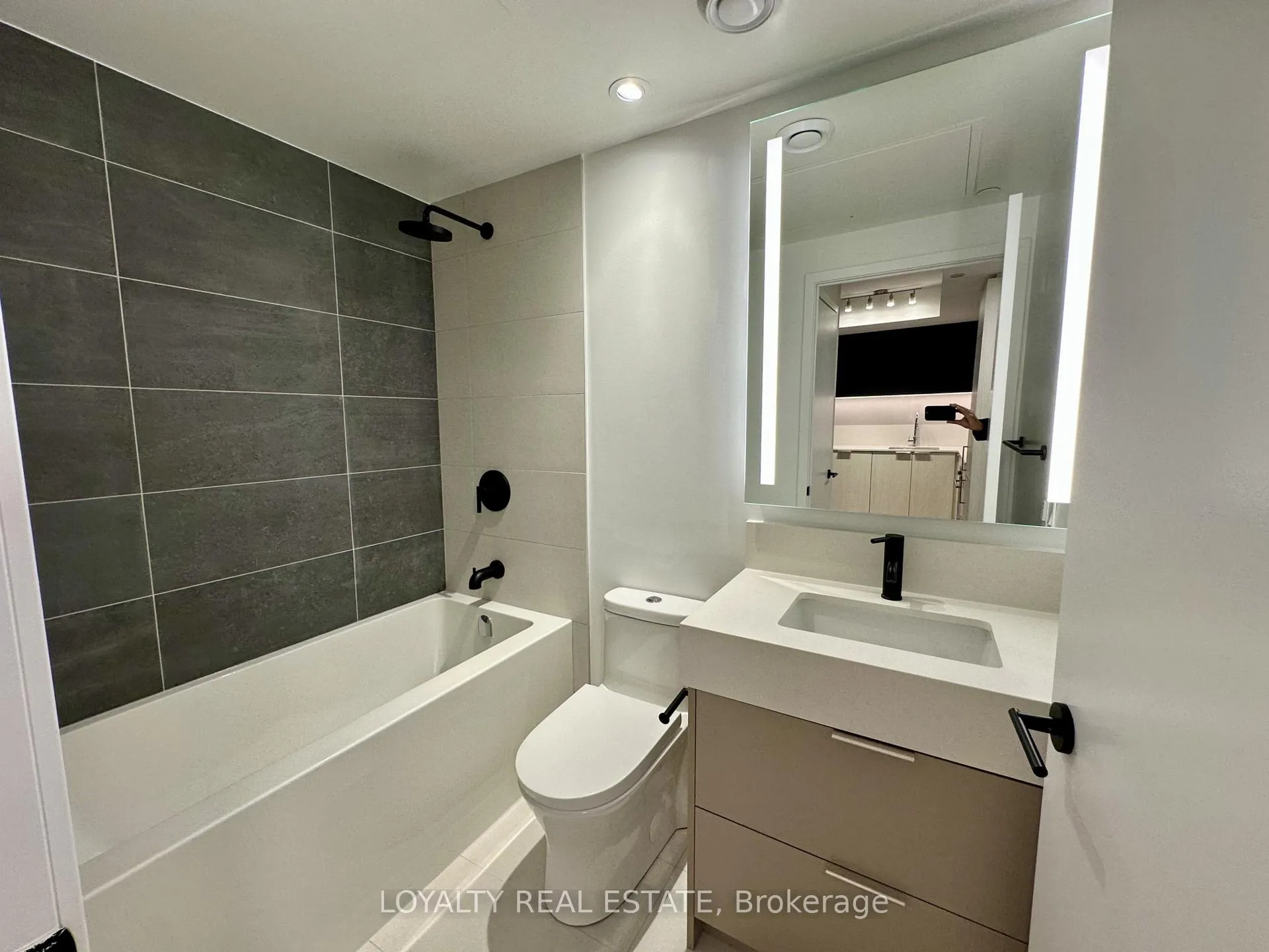 Photo 5 of Unit 319, 308 Jarvis Street, Toronto, Church-Yonge Corridor — HOMEH