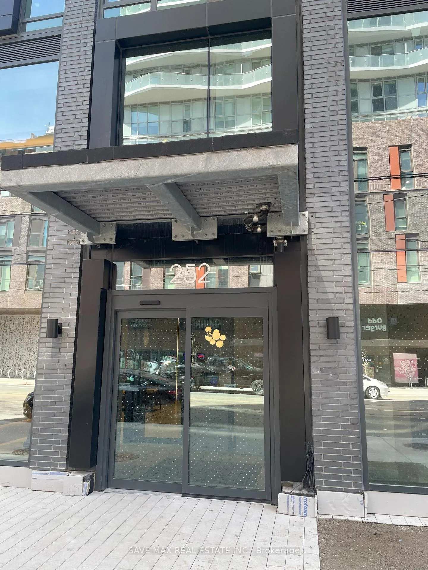 Front of Unit 1707, 252 Church Street