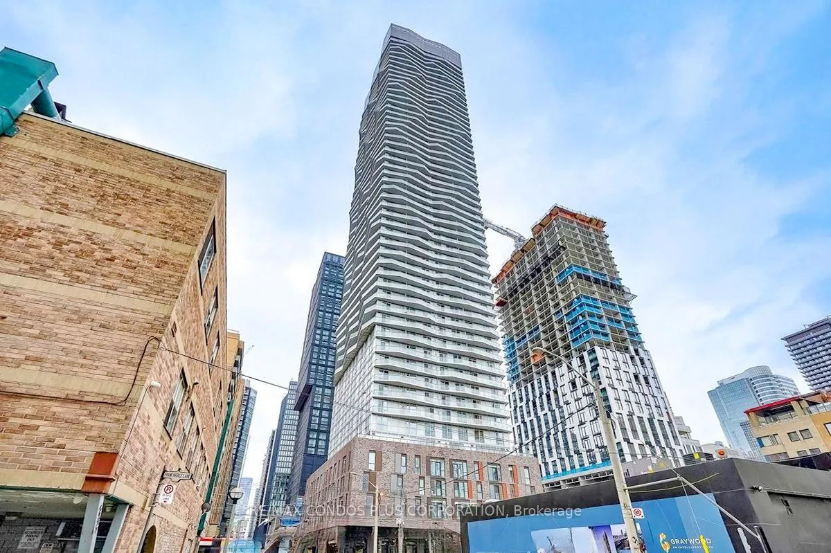 Front of Unit 703, 100 Dalhousie Street