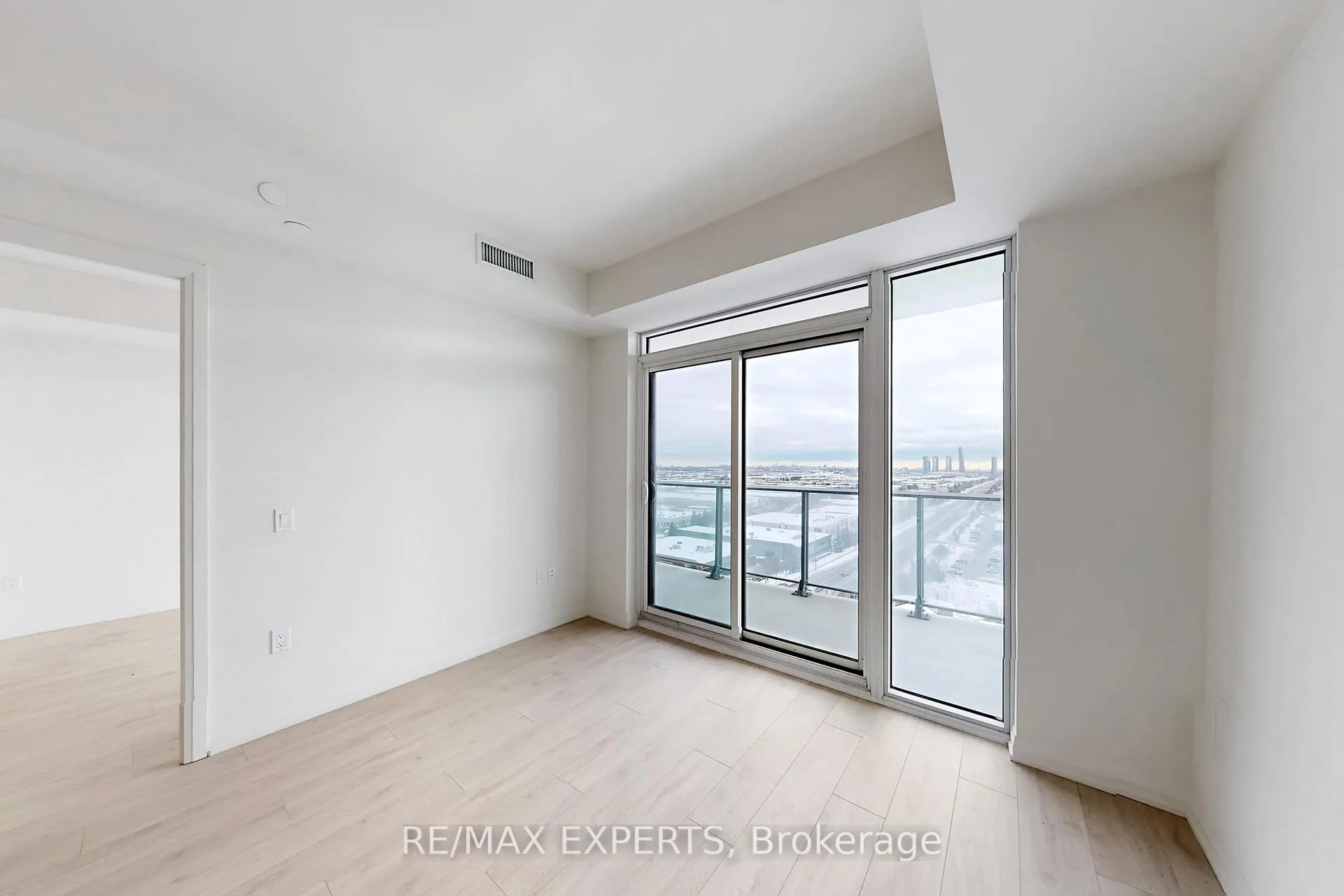 Photo 5 of Unit 1522, 8960 Jane Street, Vaughan, Vellore Village — HOMEH