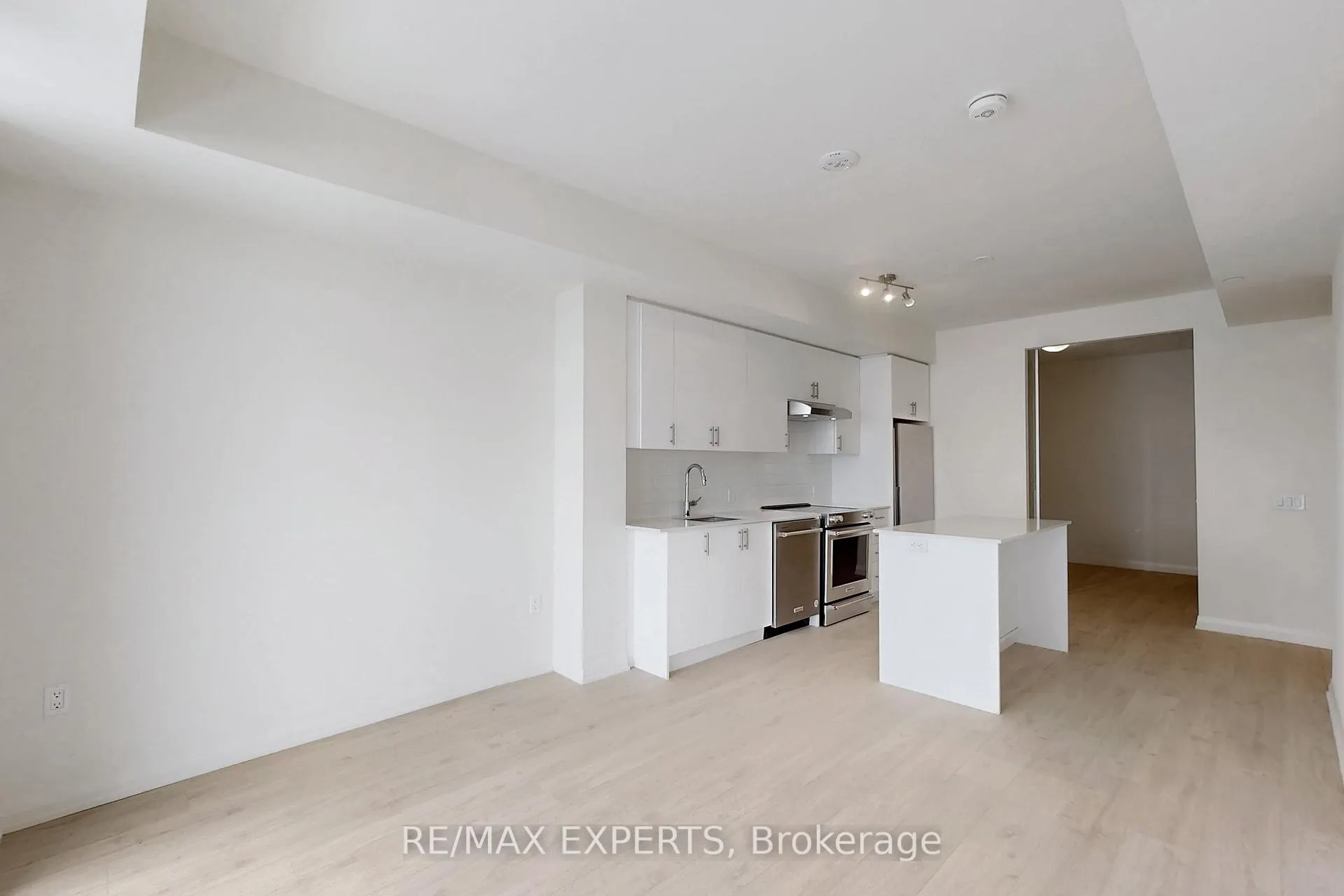 Photo 6 of Unit 1522, 8960 Jane Street, Vaughan, Vellore Village — HOMEH