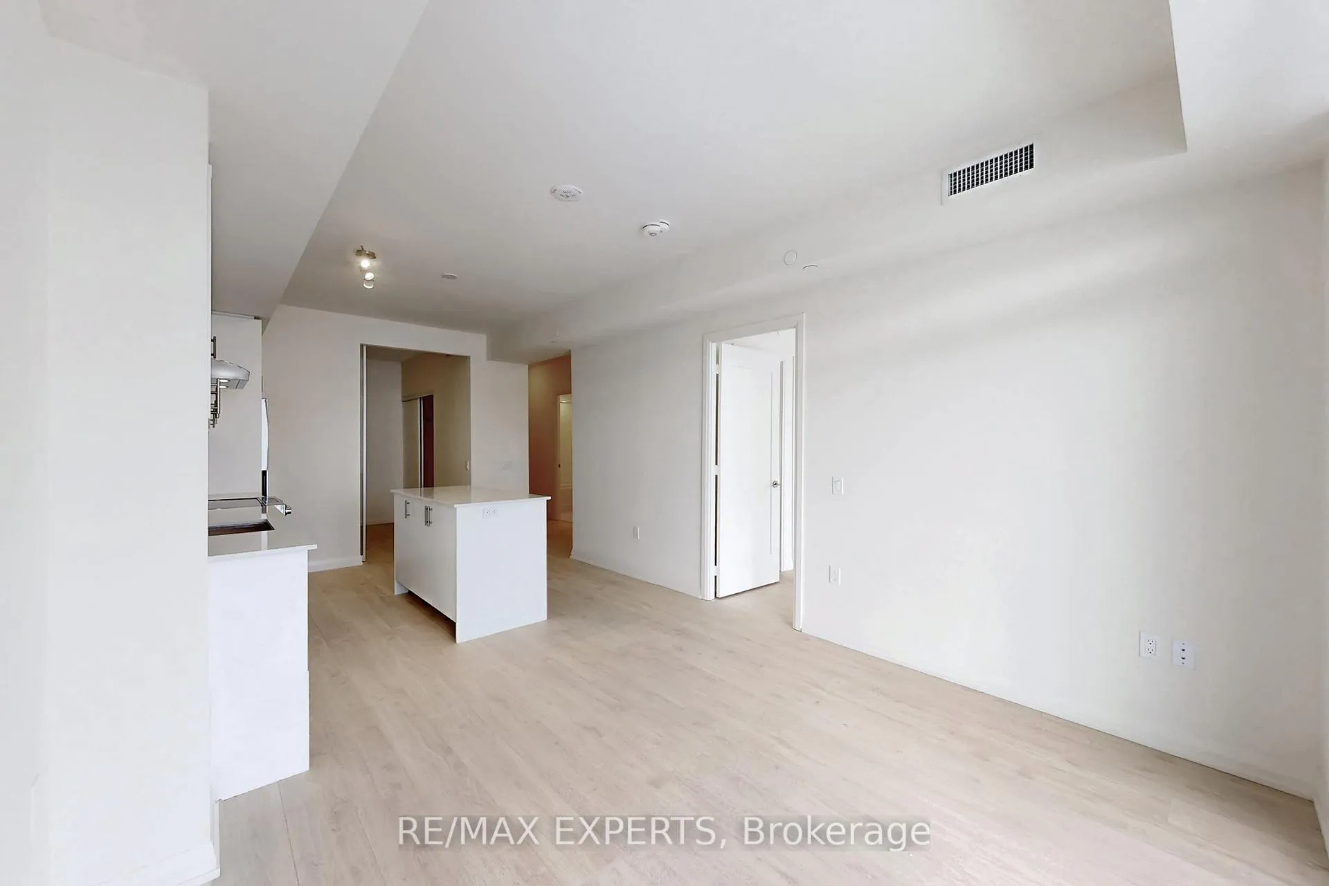 Photo 8 of Unit 1522, 8960 Jane Street, Vaughan, Vellore Village — HOMEH