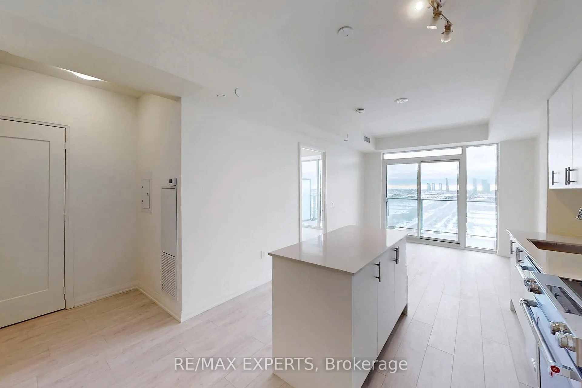 Photo 11 of Unit 1522, 8960 Jane Street, Vaughan, Vellore Village — HOMEH