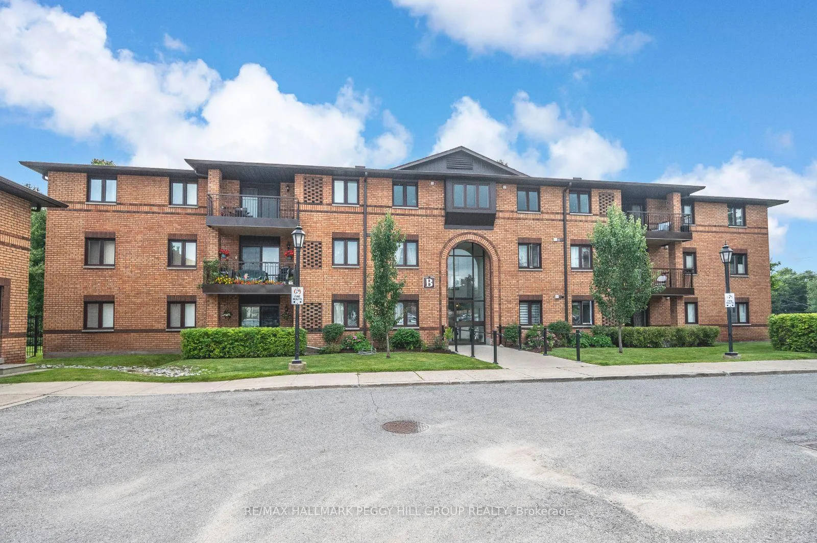 Front of Unit 212, 10 Coulter Street