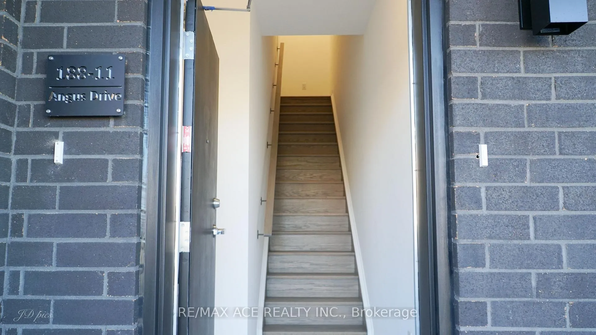 Photo 6 of Unit 11, 188 Angus Drive, Ajax, Central — HOMEH