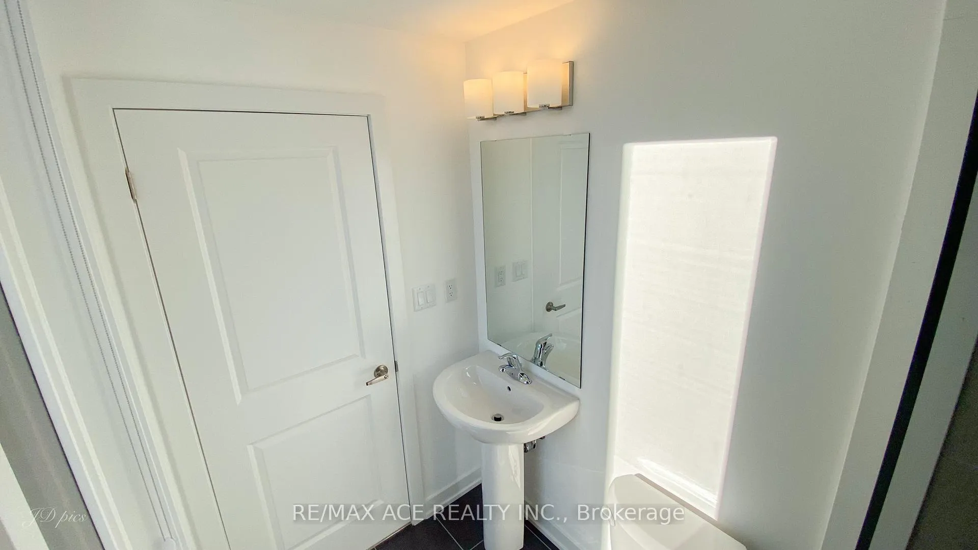 Photo 21 of Unit 11, 188 Angus Drive, Ajax, Central — HOMEH