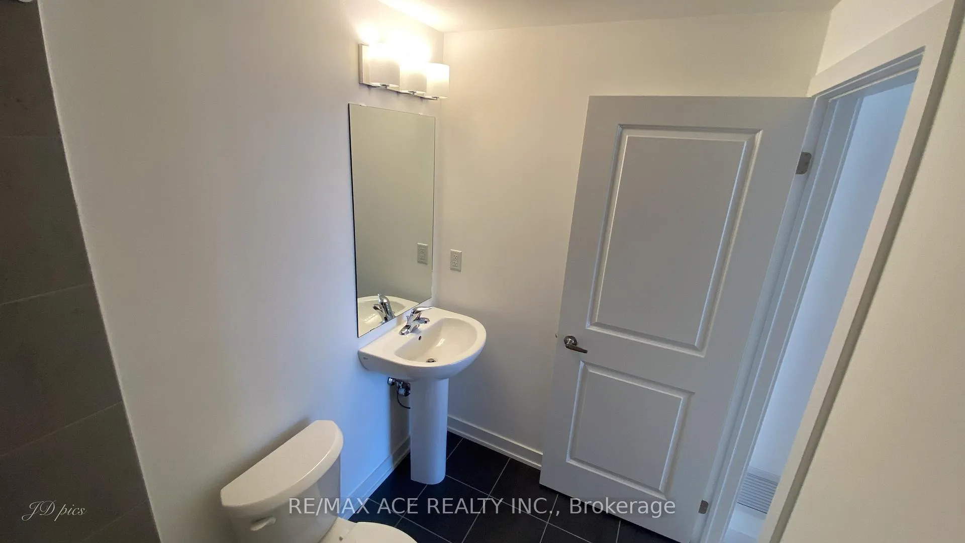 Photo 35 of Unit 11, 188 Angus Drive, Ajax, Central — HOMEH