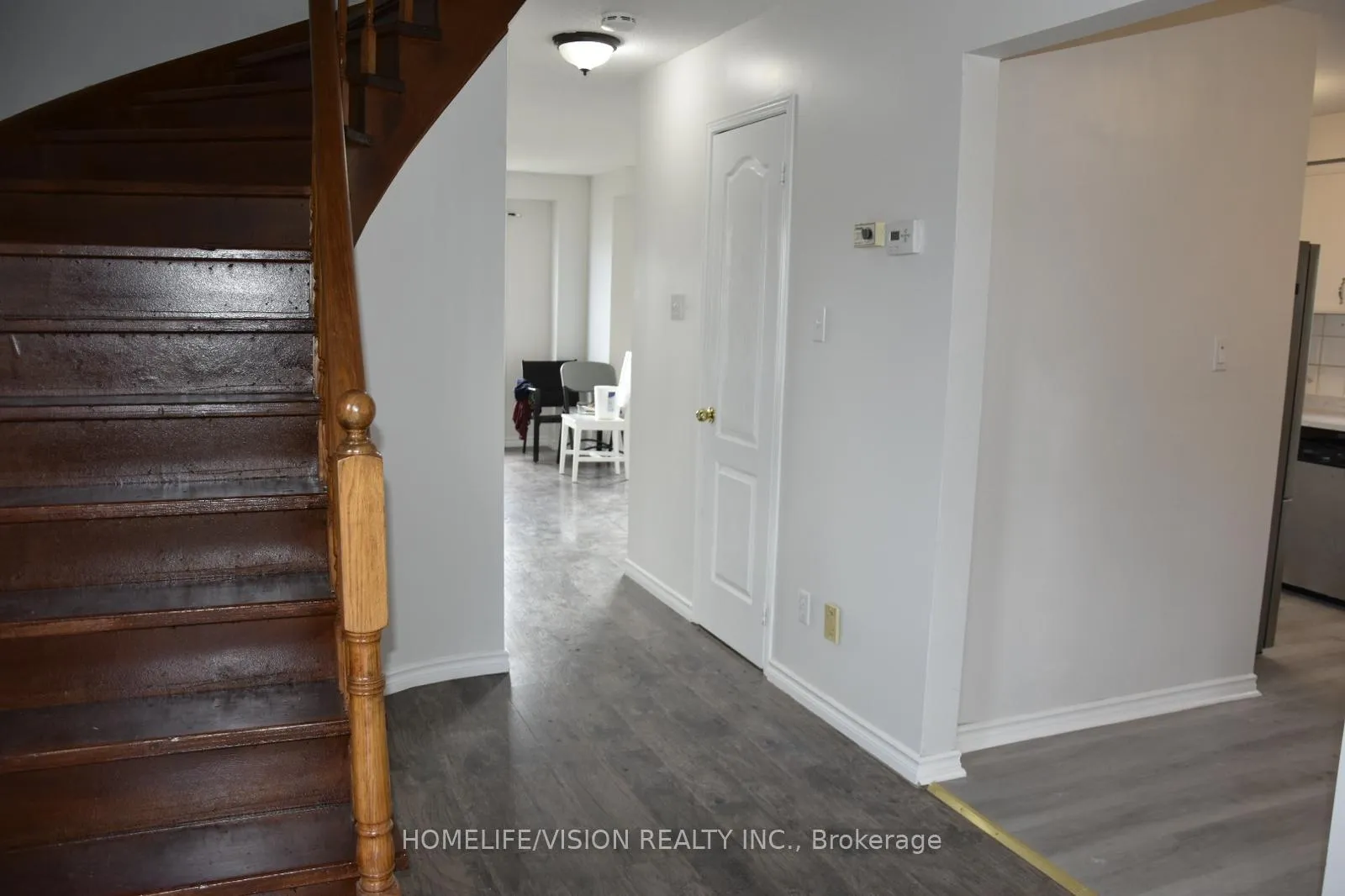 Photo 3 of 307 Bristol Crescent, Oshawa, Vanier — HOMEH