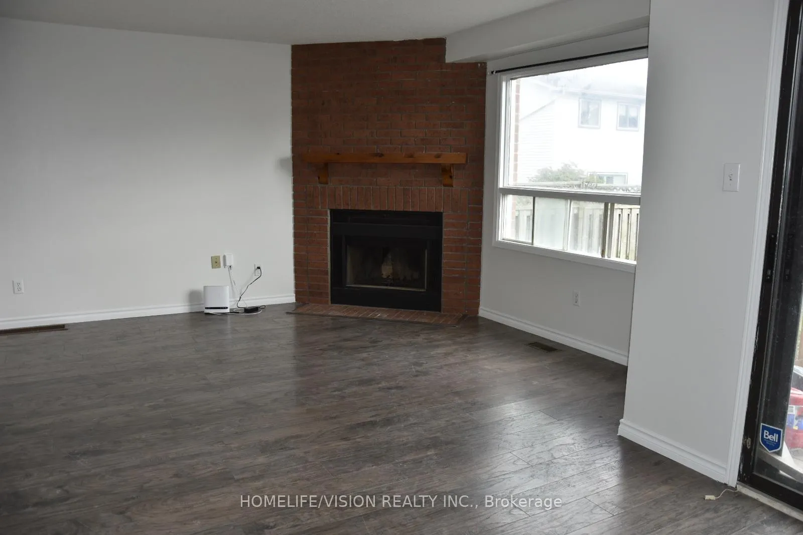 Photo 8 of 307 Bristol Crescent, Oshawa, Vanier — HOMEH