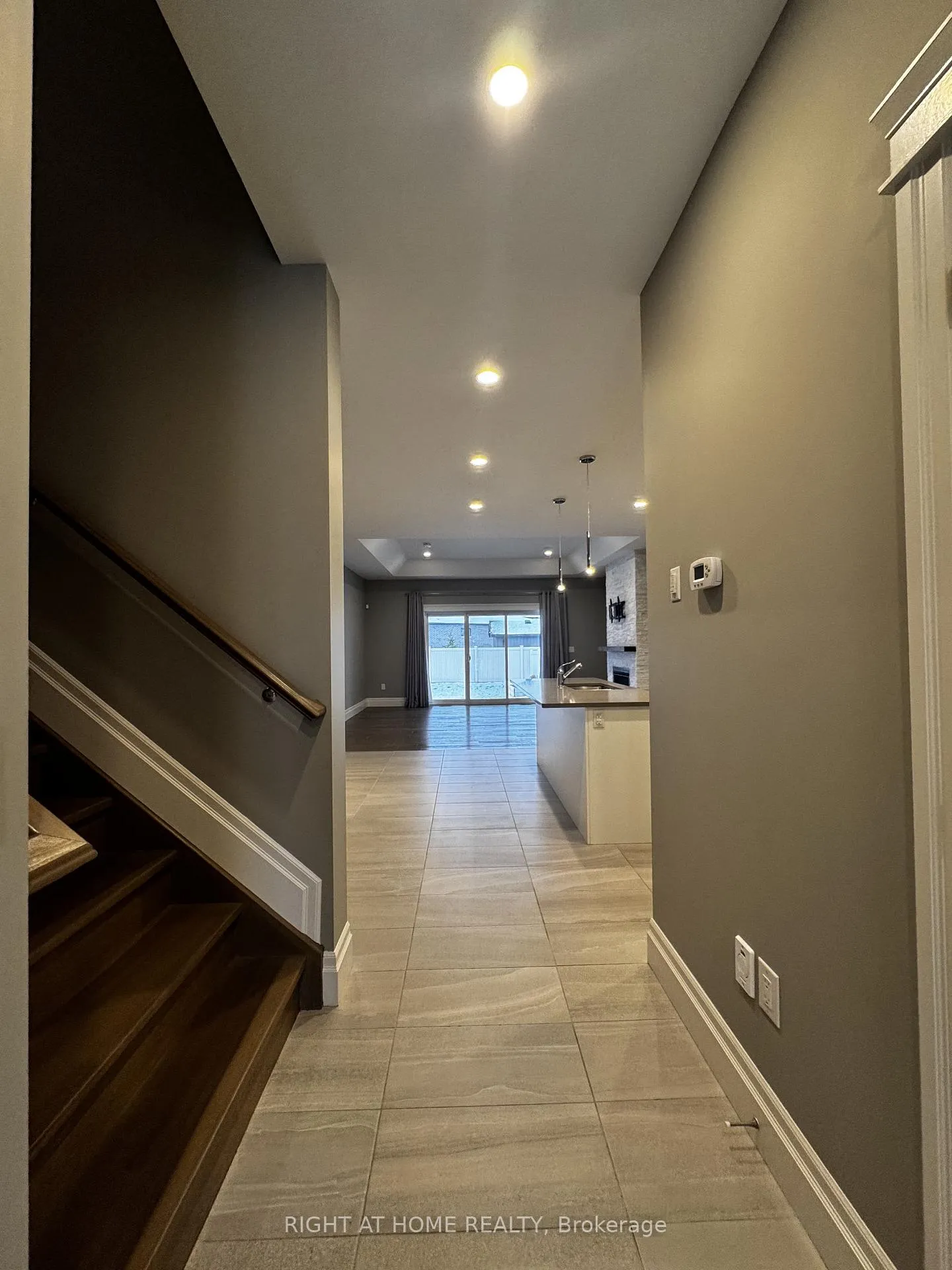 Photo 3 of 463 Martinique Avenue, Windsor — HOMEH