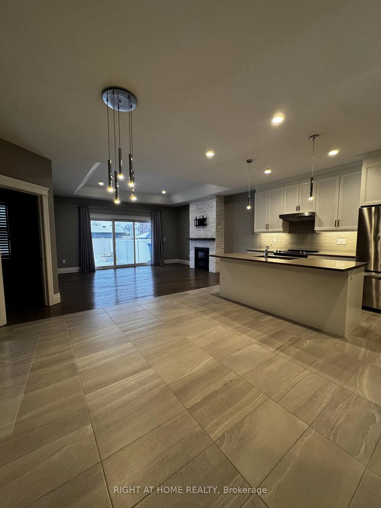 Photo 5 of 463 Martinique Avenue, Windsor — HOMEH