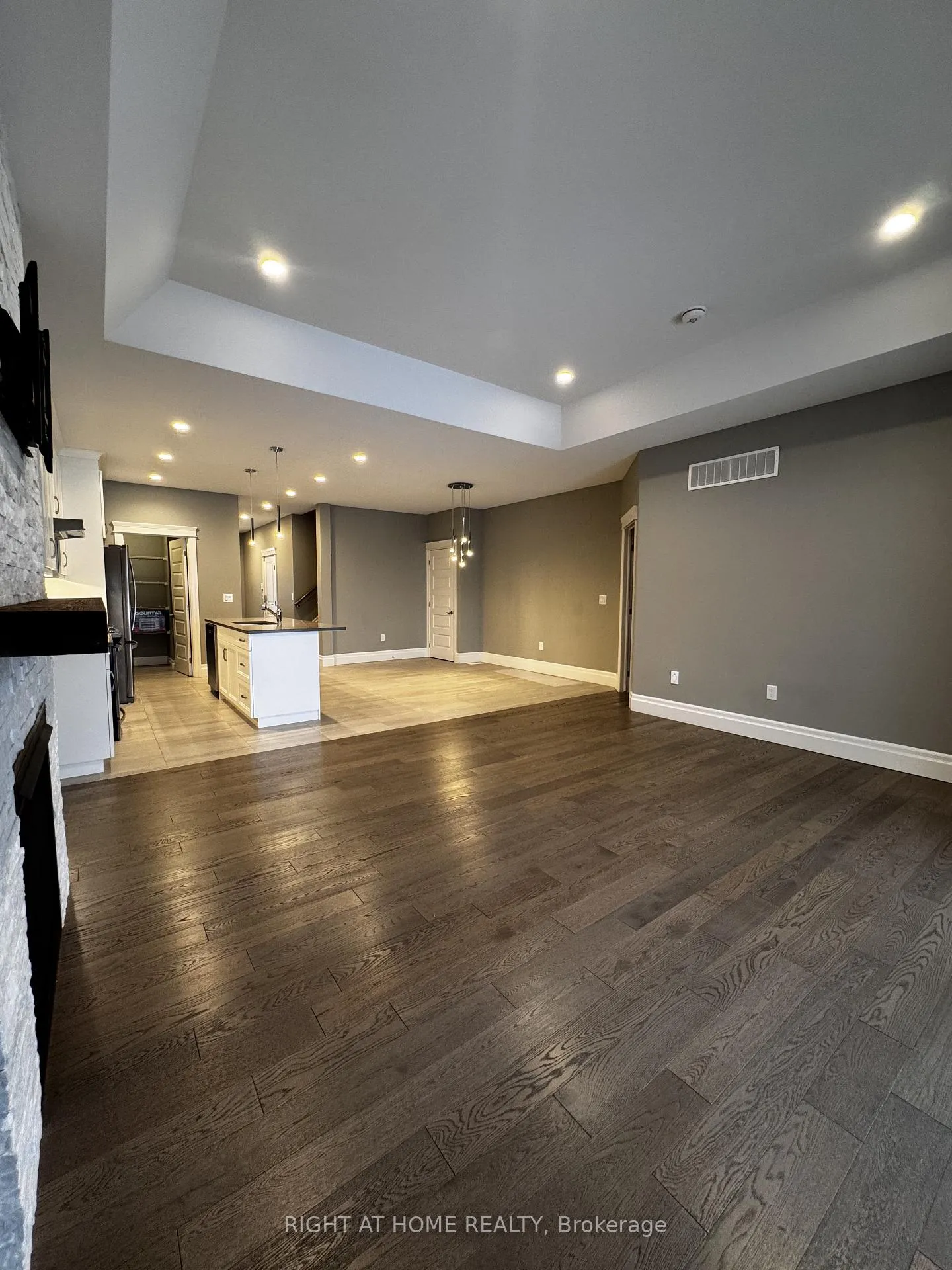 Photo 10 of 463 Martinique Avenue, Windsor — HOMEH