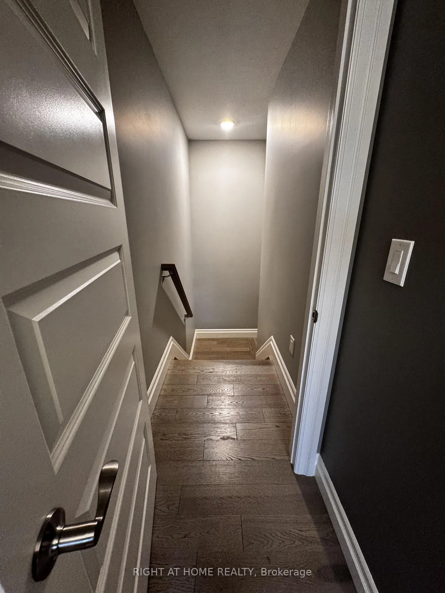 Photo 17 of 463 Martinique Avenue, Windsor — HOMEH