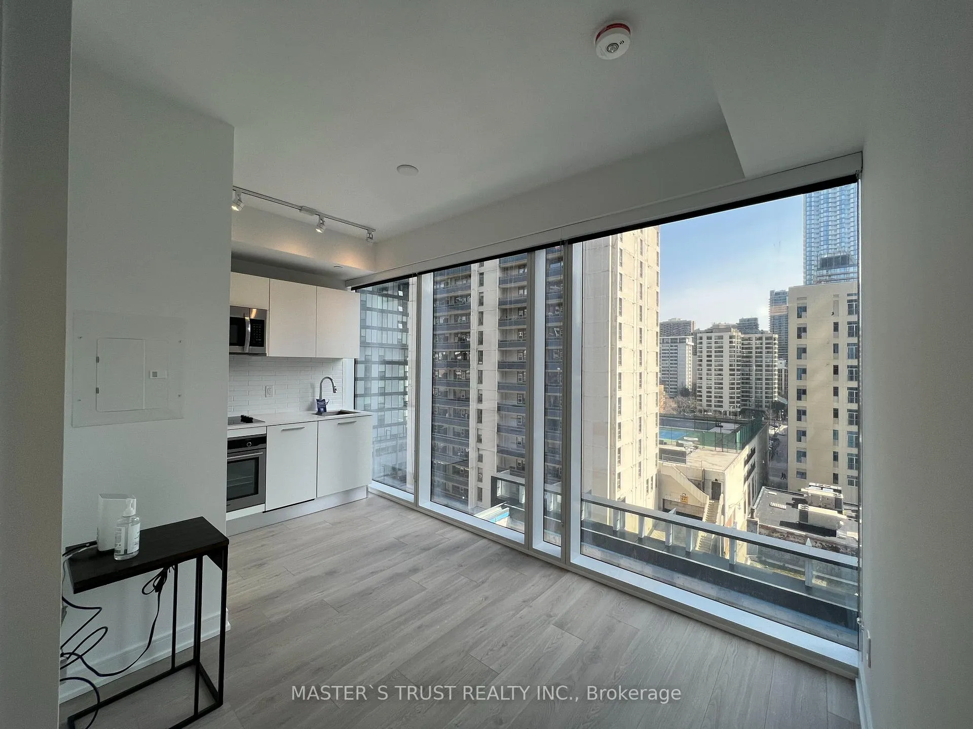Photo 2 of Unit 708, 3 Gloucester Street, Toronto, Church-Yonge Corridor — HOMEH