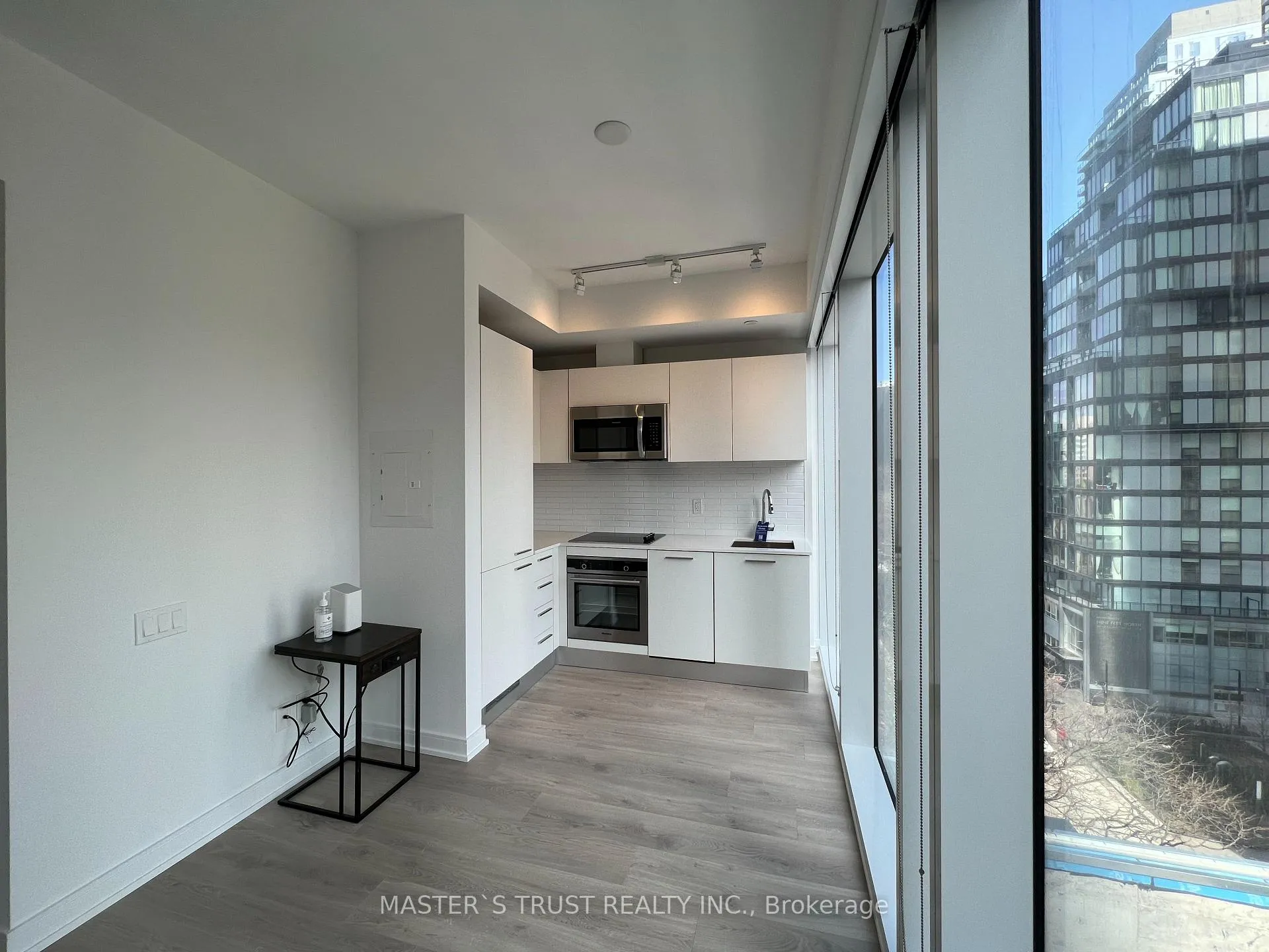 Photo 3 of Unit 708, 3 Gloucester Street, Toronto, Church-Yonge Corridor — HOMEH
