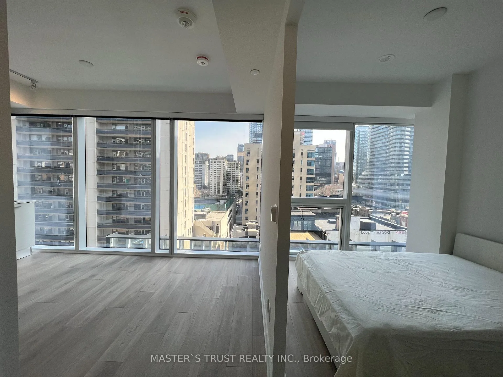 Photo 5 of Unit 708, 3 Gloucester Street, Toronto, Church-Yonge Corridor — HOMEH